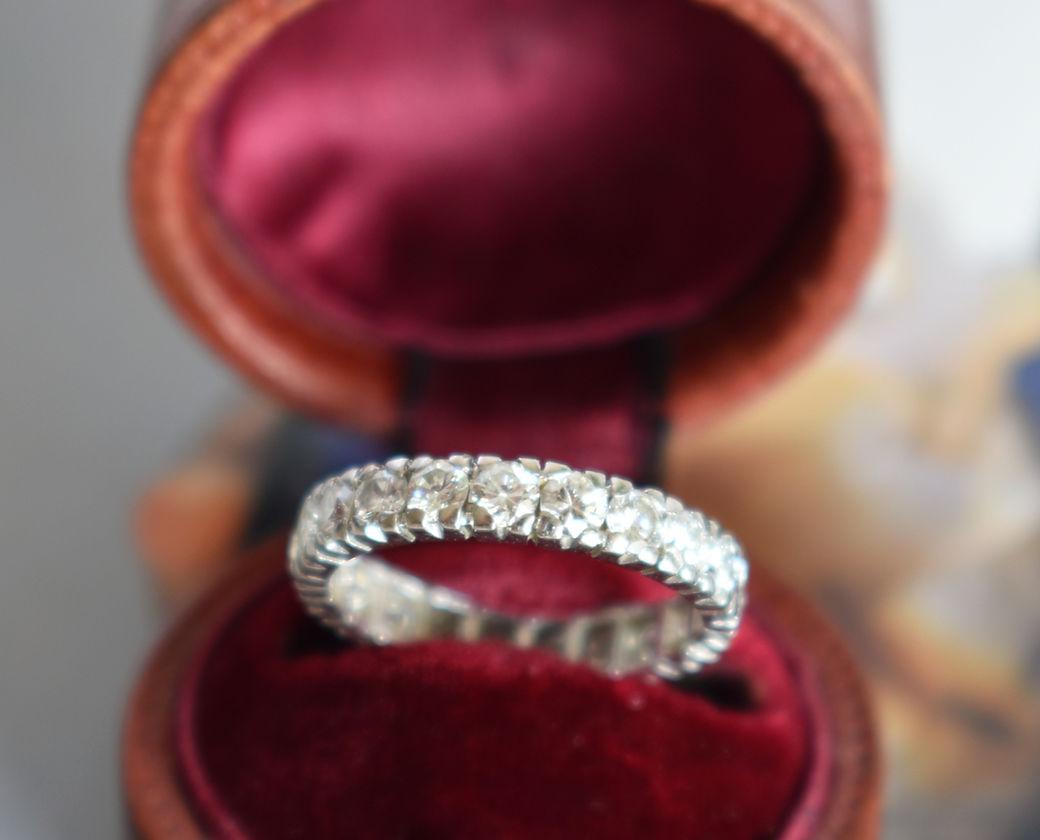 Taglio brillante Anello dell'eternità, oro 18 carati, diamanti 2 carati H/VS - CIRCA 1990 in vendita