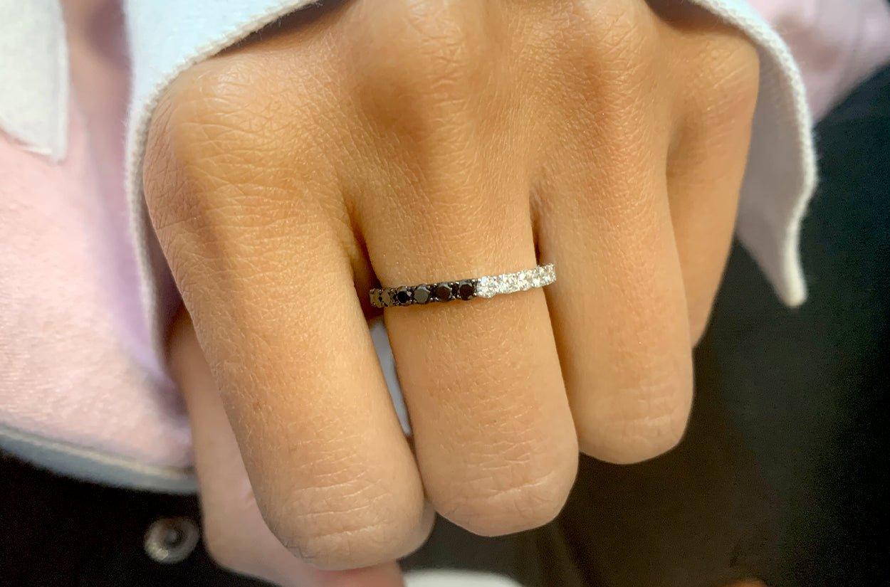 Contemporary Eternity Ring 18kt Gold Black & White Diamonds For Sale