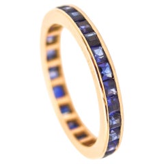 ETERNITY Ring Band in 14 Kt Gelbgold mit 1,96 Ctw in Vivid blauen Saphiren