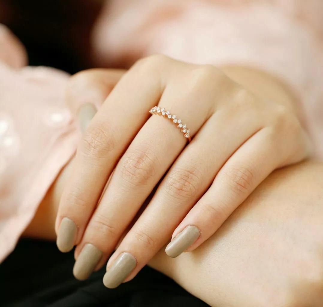 Round Cut Eternity Ring Diamond Band in 14k Solid Gold For Sale