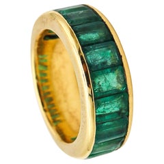 Eternity Ring in Solid 18 Karat Yellow Gold with 6.06 Ctw of Natural Emeralds