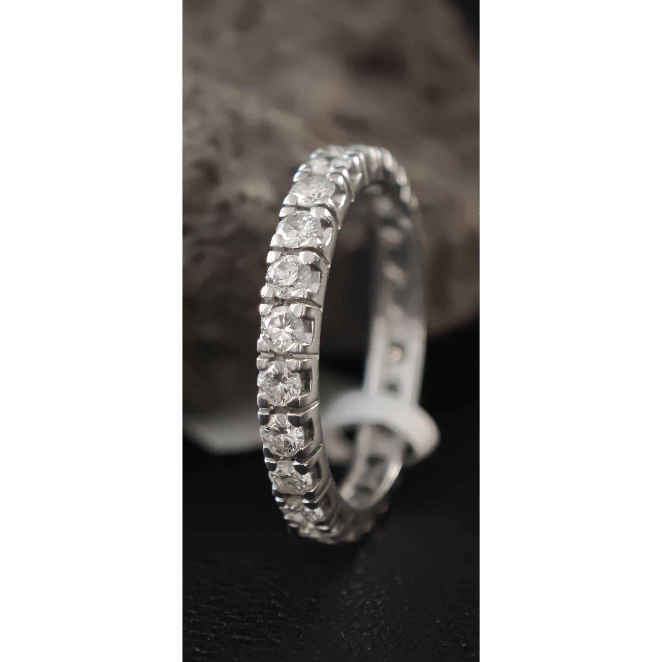 Bague d'éternité, diamants naturels, or blanc 14K Neuf - En vente à Ramat Gan, IL