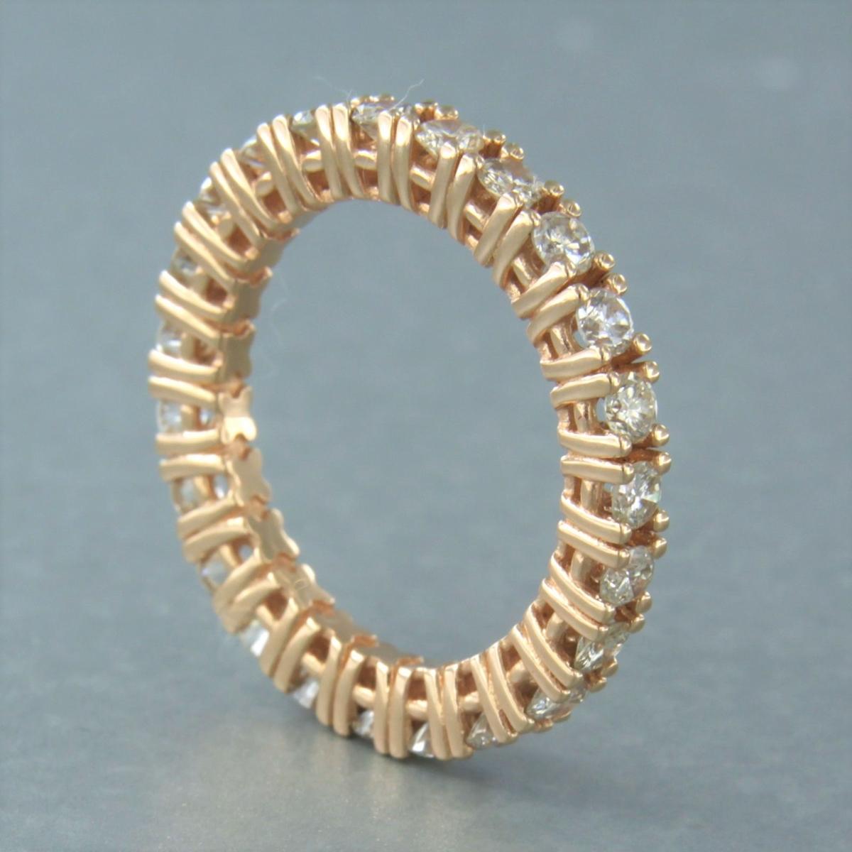 18k rose gold entire alliance set with brilliant cut diamonds up to . 1.55ct - I/J - SI/I - ring size U.S. 7.25 - EU. 17.5 (55)

detailed description:

The ring is 2.8 mm wide and 3.6 mm high.

Ring size 17.5 (55)

Weight 4.5 grams

Occupied with

-