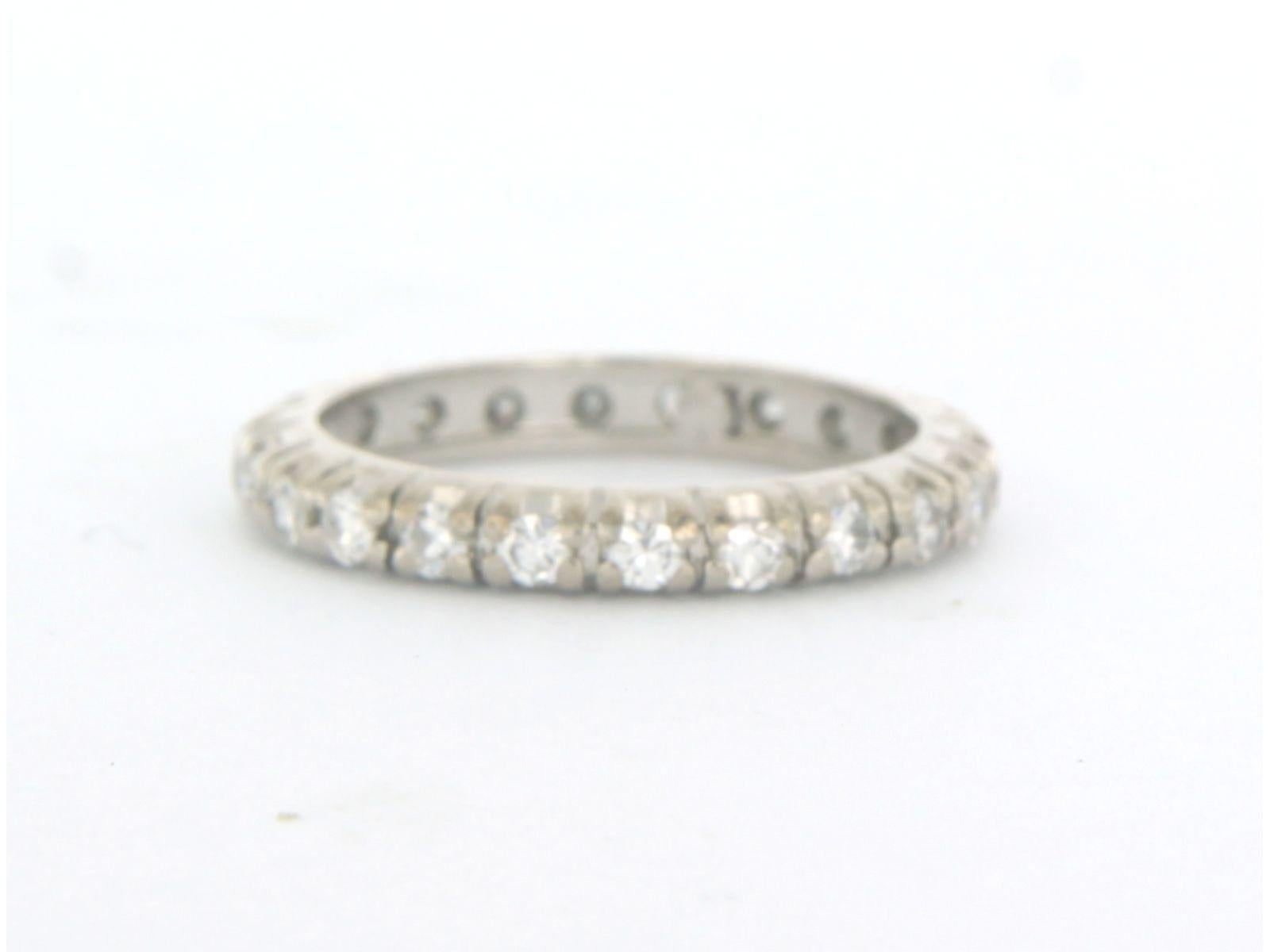 Eternity-Ring aus 18 Karat Weißgold mit Diamanten besetzt im Angebot 1