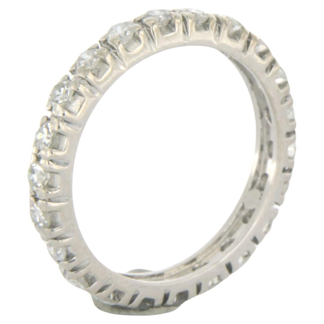 Eternity-Ring aus 18 Karat Weißgold mit Diamanten besetzt im Angebot