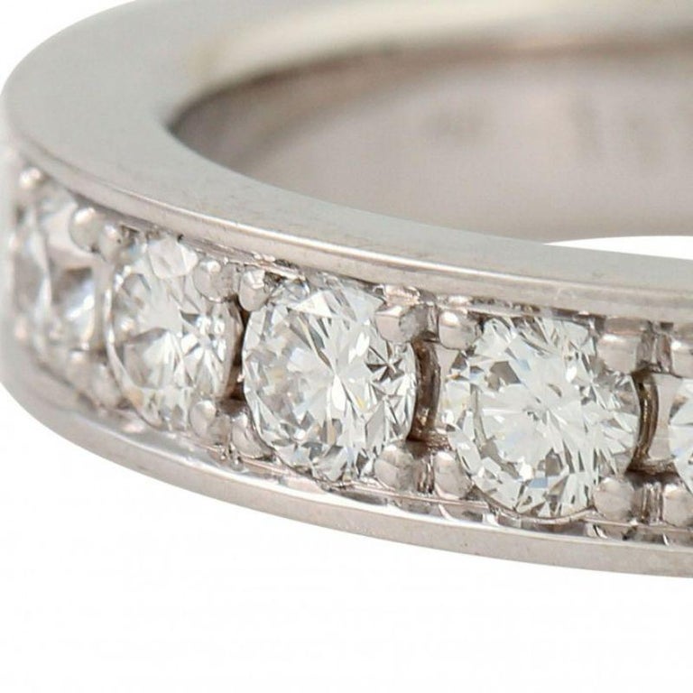 Eternity Ring with 21 Diamonds For Sale at 1stDibs