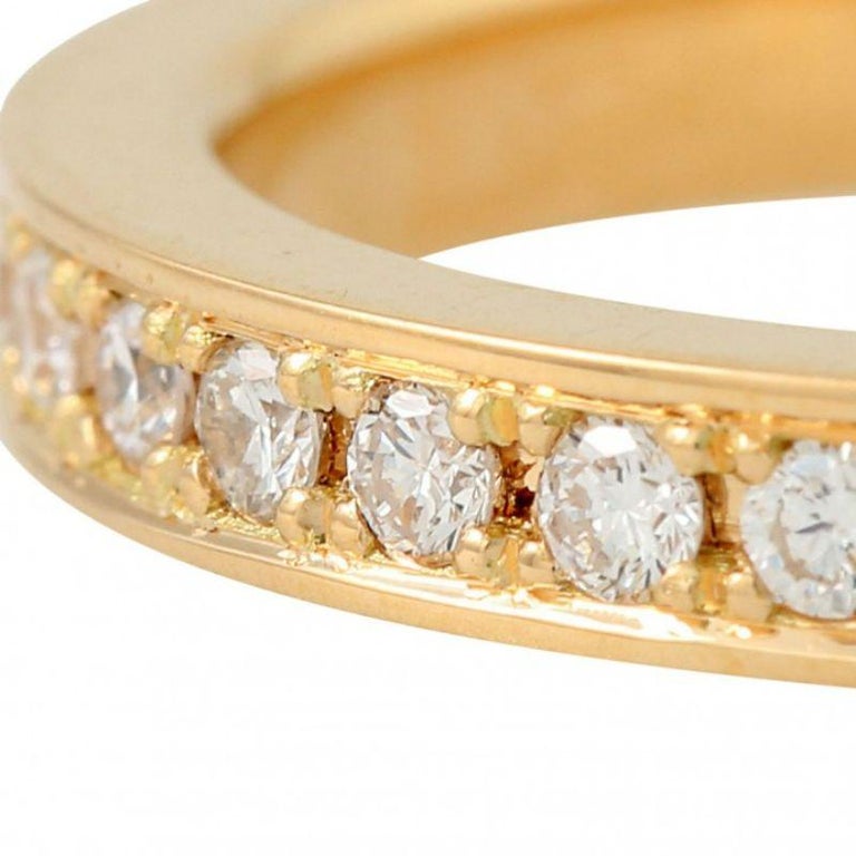 Eternity Ring with 32 Diamonds For Sale at 1stDibs