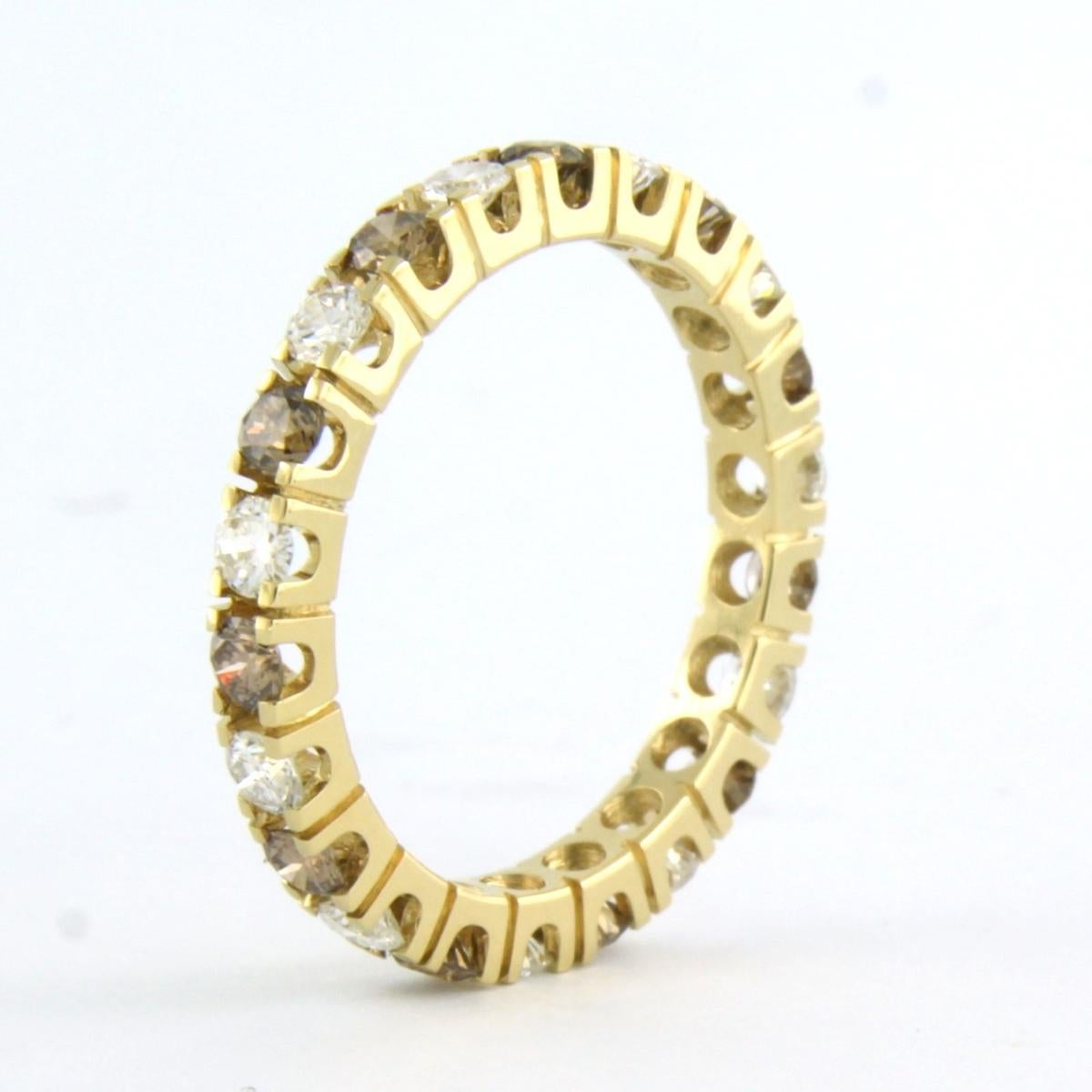 18k yellow gold full alliance ring set with alternating champagne-colored and white brilliant-cut diamonds up to 1.34ct - ring size US 7.25 - EU 17.5(55)

detailed description

the top of the ring is 2.5 mm wide

ring size US 7.25 - EU