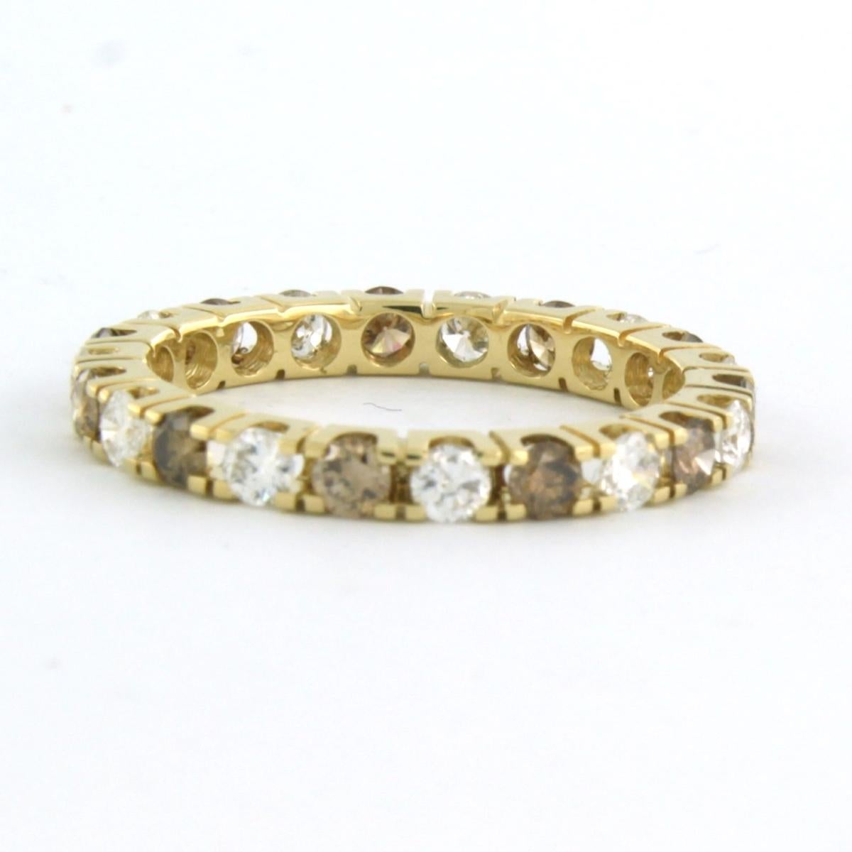 Eternity ring with brilliant cut diamonds up to 1.34ct 18k yellow gold 2.4 grams In New Condition For Sale In The Hague, ZH