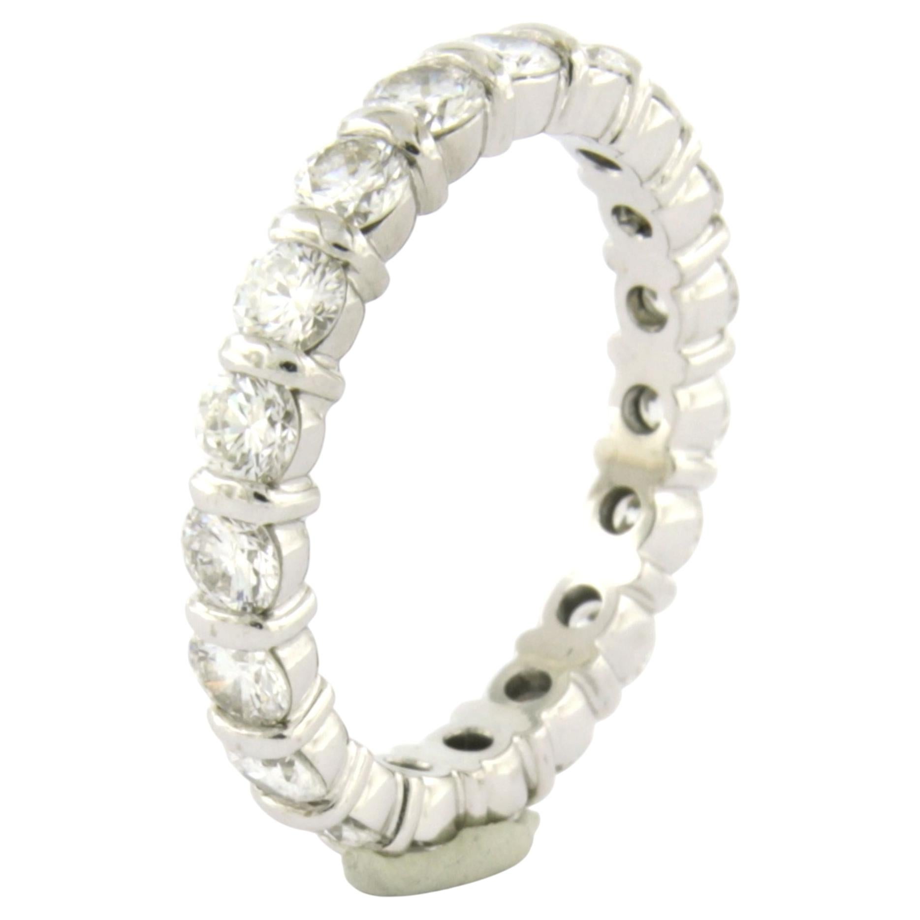 Eternity ring with brilliant cut diamonds up to 1.70ct 18k gold 3.1 grams