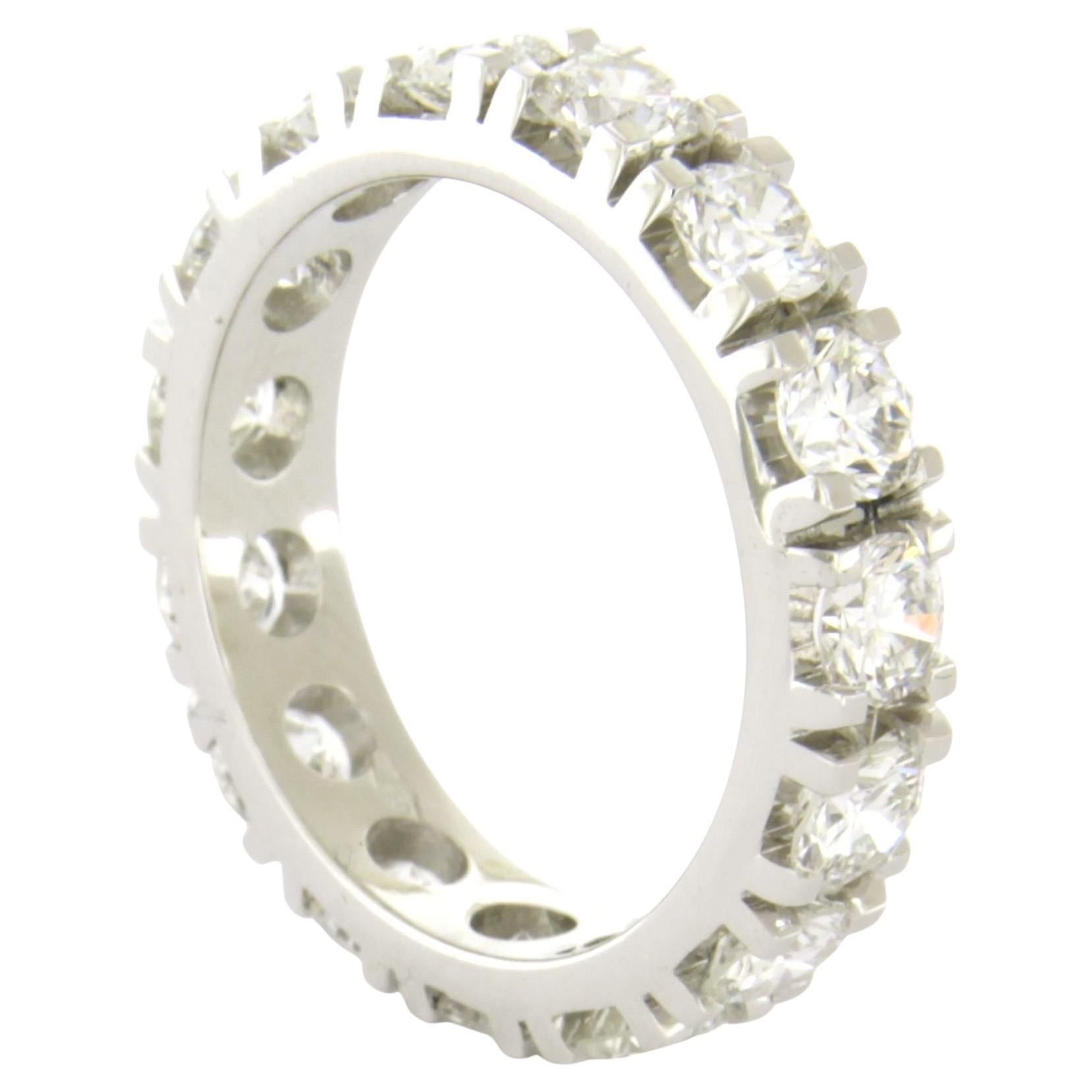Eternity ring with brilliant cut diamonds up to 3.50ct 18k gold 6.5 grams For Sale