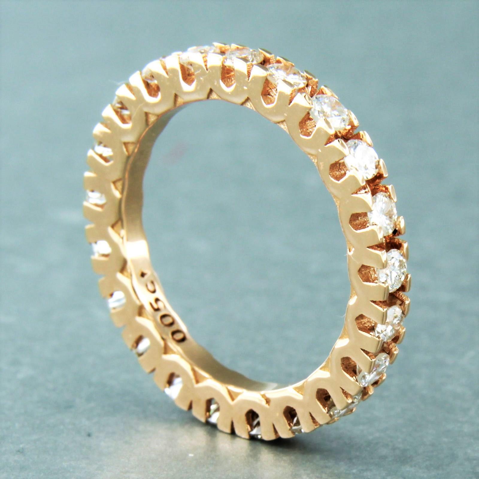 18k pink gold eternity ring set with brilliant cut diamonds up to. 1.30ct. ring size U.S. 7.25 - EU.  17.5 (55) EU

Detailed description

The ring is 2.5 mm wide and 3.2 mm high

ringsize U.S. 7.25 - EU.  17.5 (55) 

weight: 4.1 grams

Set with :

-