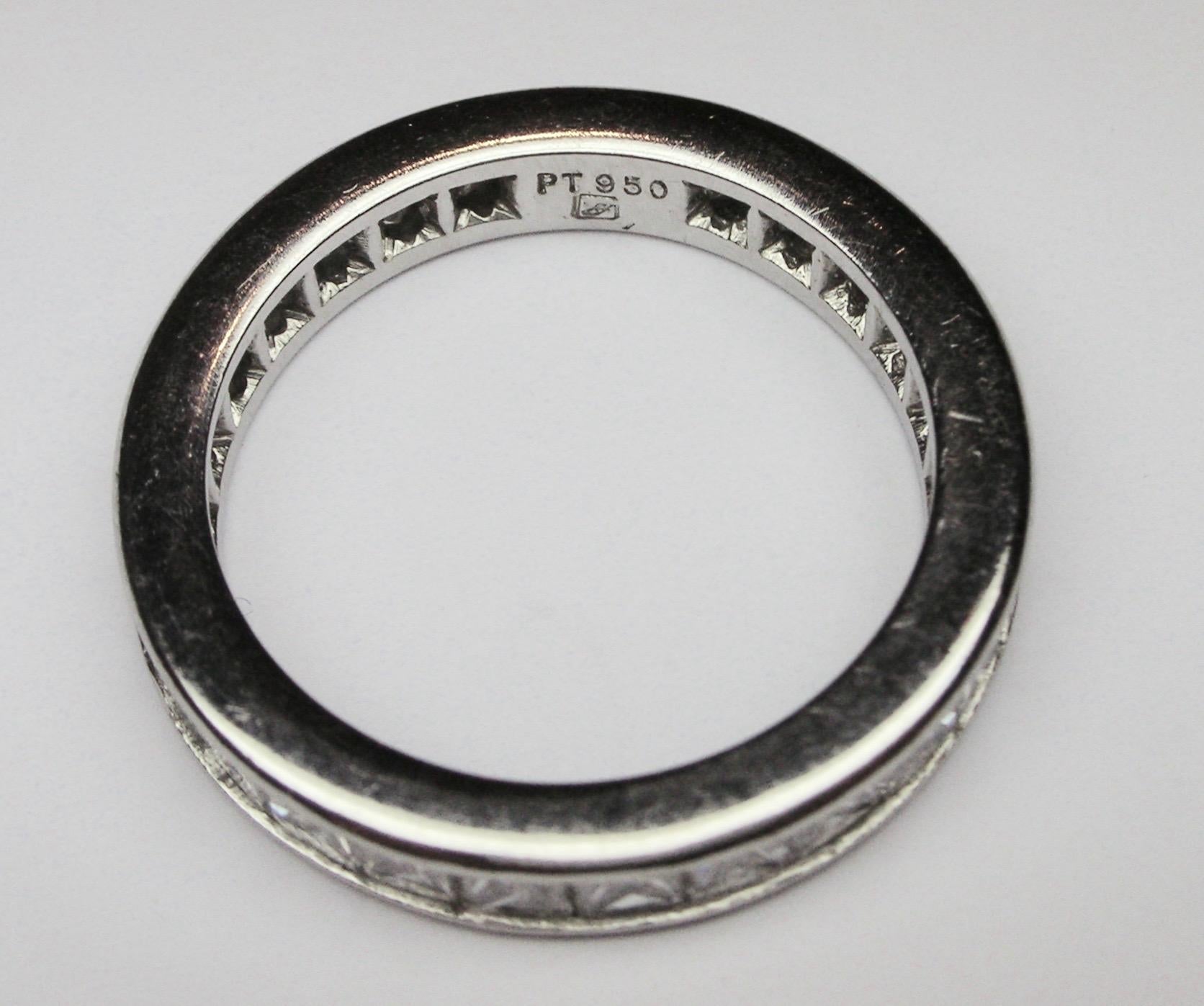 Eternity Ring with princess cut diamonds in platinum In Good Condition For Sale In Milano, MI