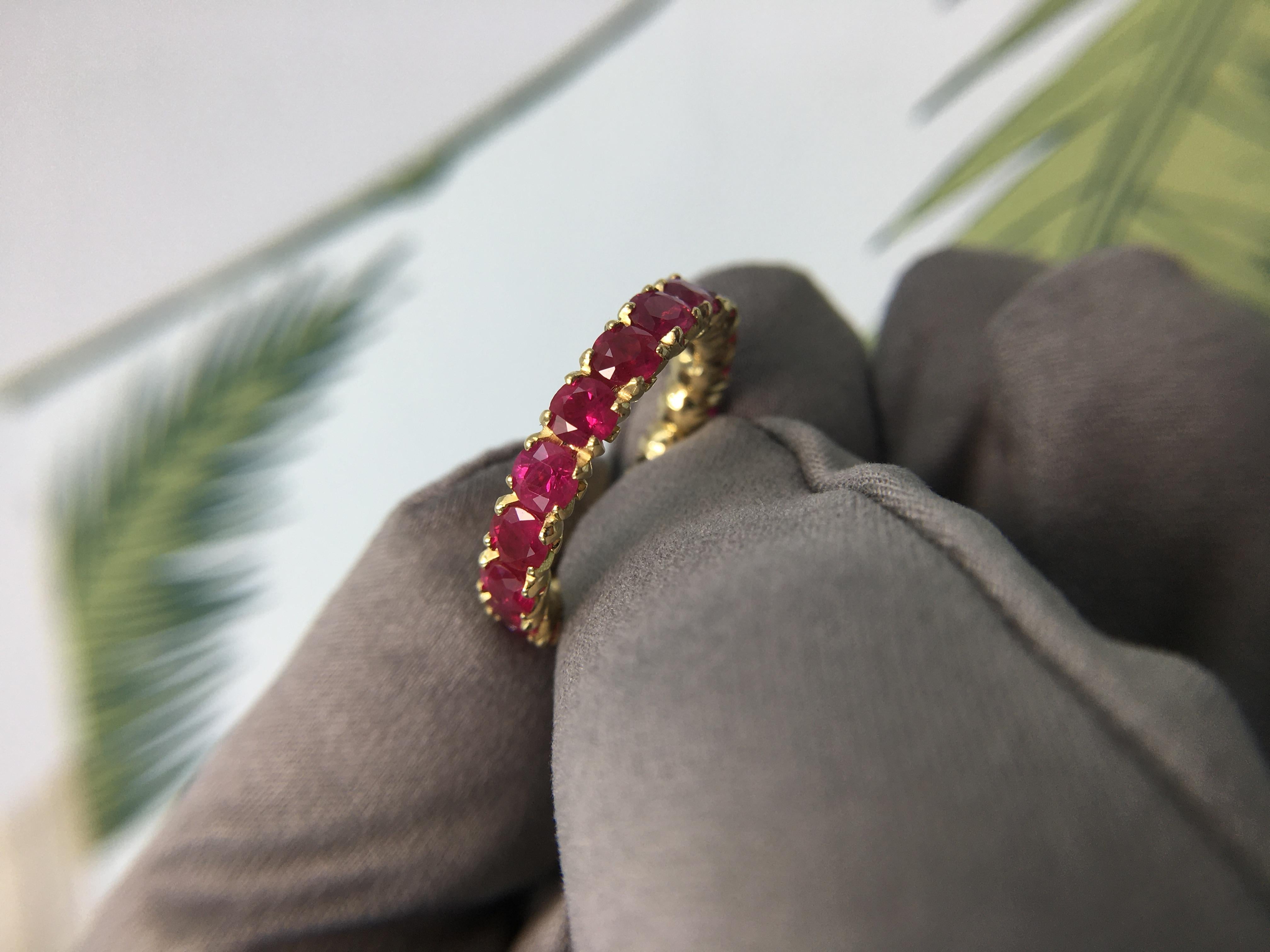Eternity Ring with Rubies in 18 Karat Yellow Gold For Sale 1