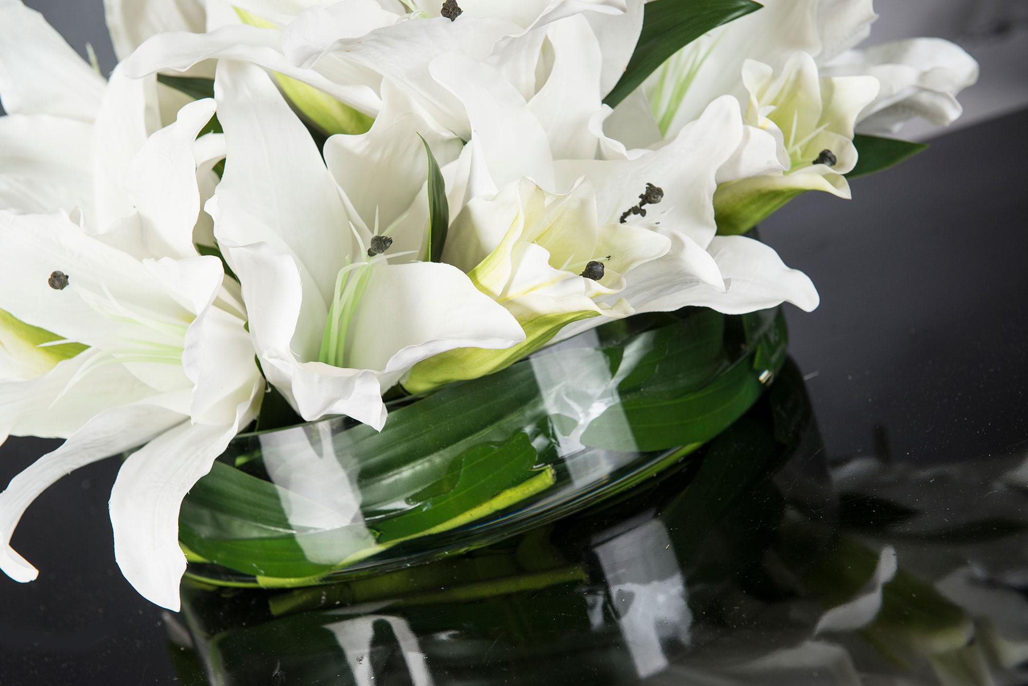 Italian Eternity Round Lilium Set Arrangement, Flowers, Italy For Sale