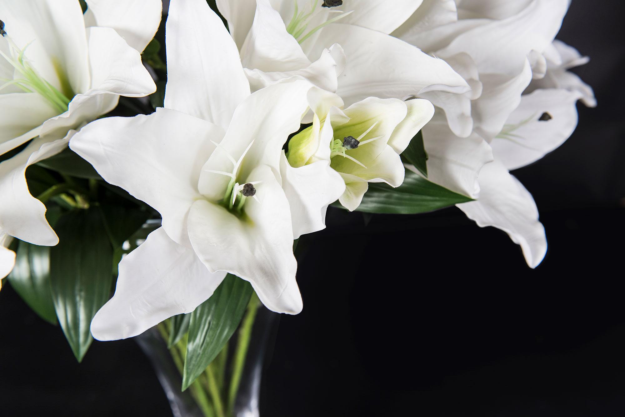 Modern Eternity Vase Vanessa Lilium Set Arrangement, Flowers, Italy For Sale