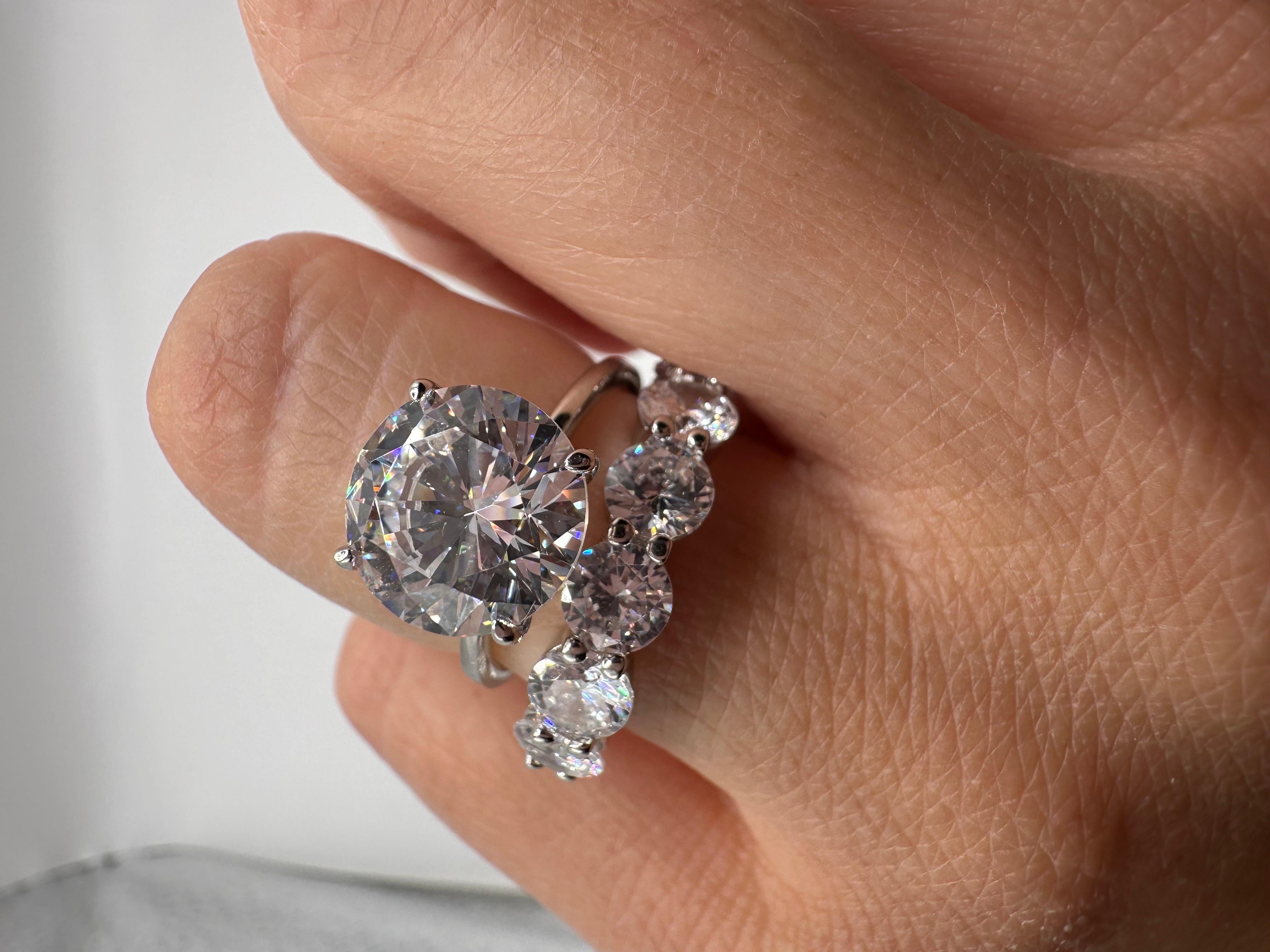 Fede nuziale dell'eternità anello di diamanti a 3 carati in oro 18KT in vendita 2
