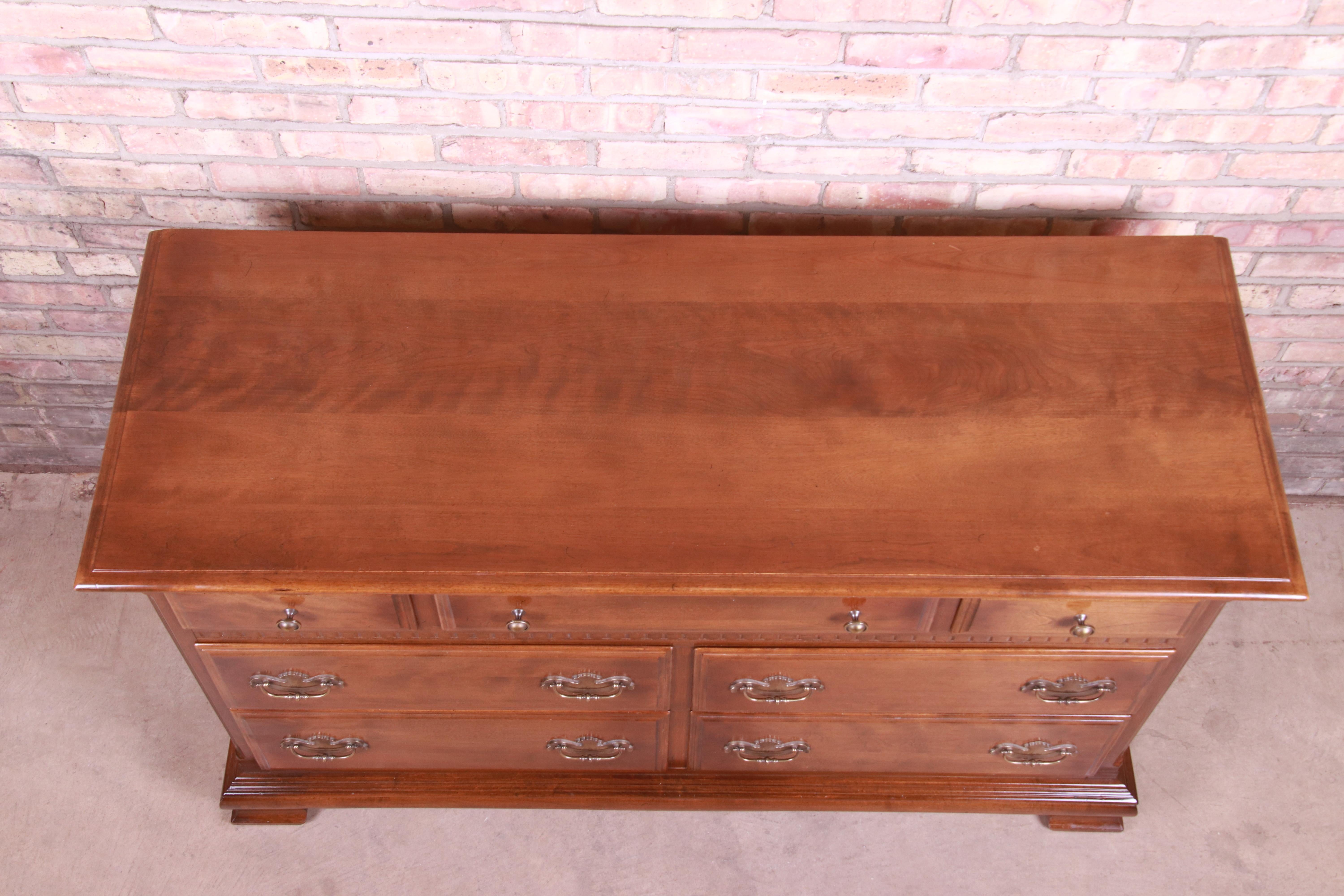 Ethan Allen American Chippendale Solid Maple Seven-Drawer Dresser 5