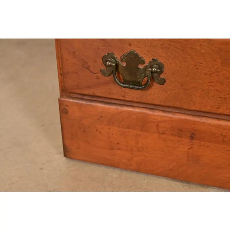 American Colonial Solid Maple Breakfront Bookcase Cabinet, 1960s For Sale 5