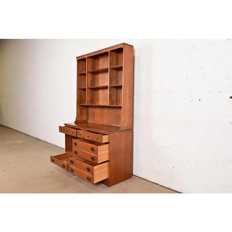 American Colonial Solid Maple Breakfront Bookcase Cabinet, 1960s For Sale 1