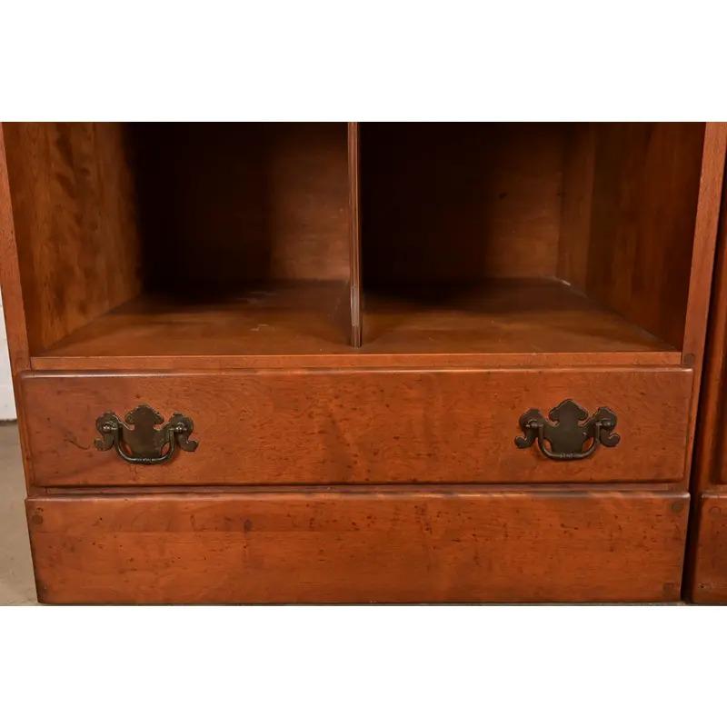 American Colonial Solid Maple Breakfront Bookcase Cabinet, 1960s For Sale 2