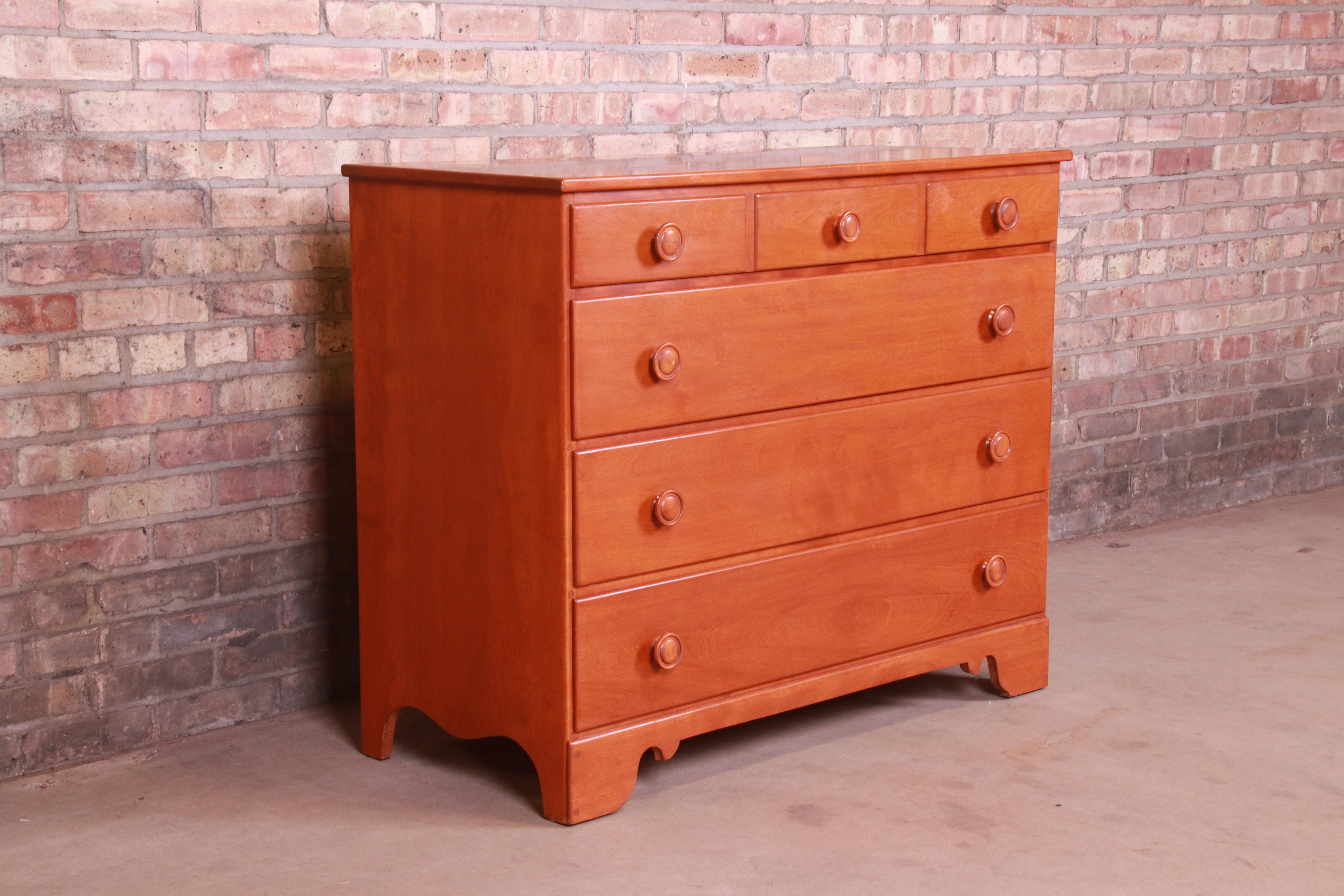Ethan Allen American Colonial Solid Maple Chest of Drawers In Good Condition In South Bend, IN