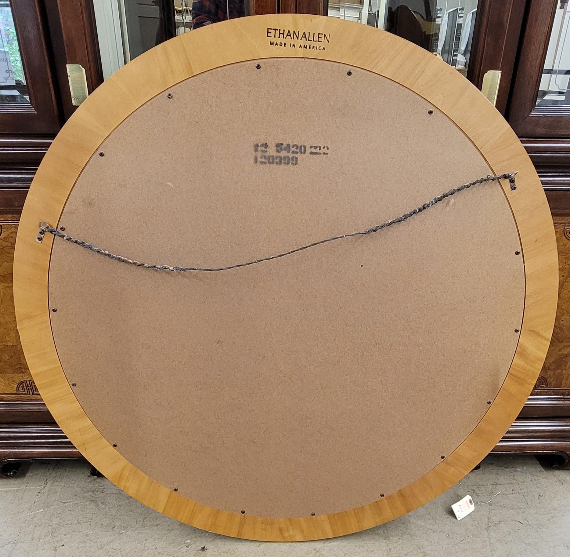 Gorgeous Ethan Allen American Dimensions Collection Satinwood round mirror in great condition.
Measures 40