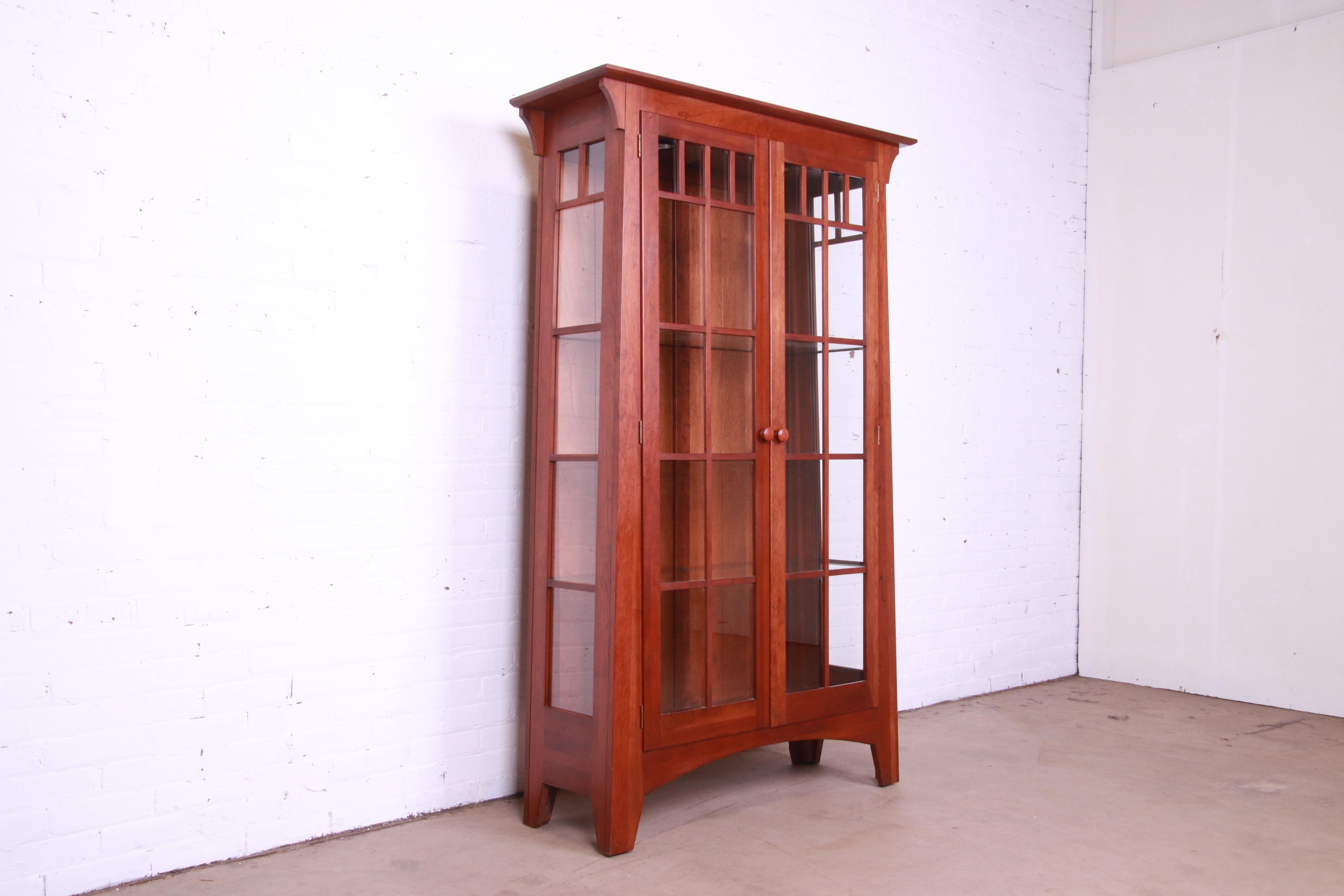 Ethan Allen Arts & Crafts Solid Cherry Wood Lighted Bookcase or Display Cabinet In Good Condition In South Bend, IN