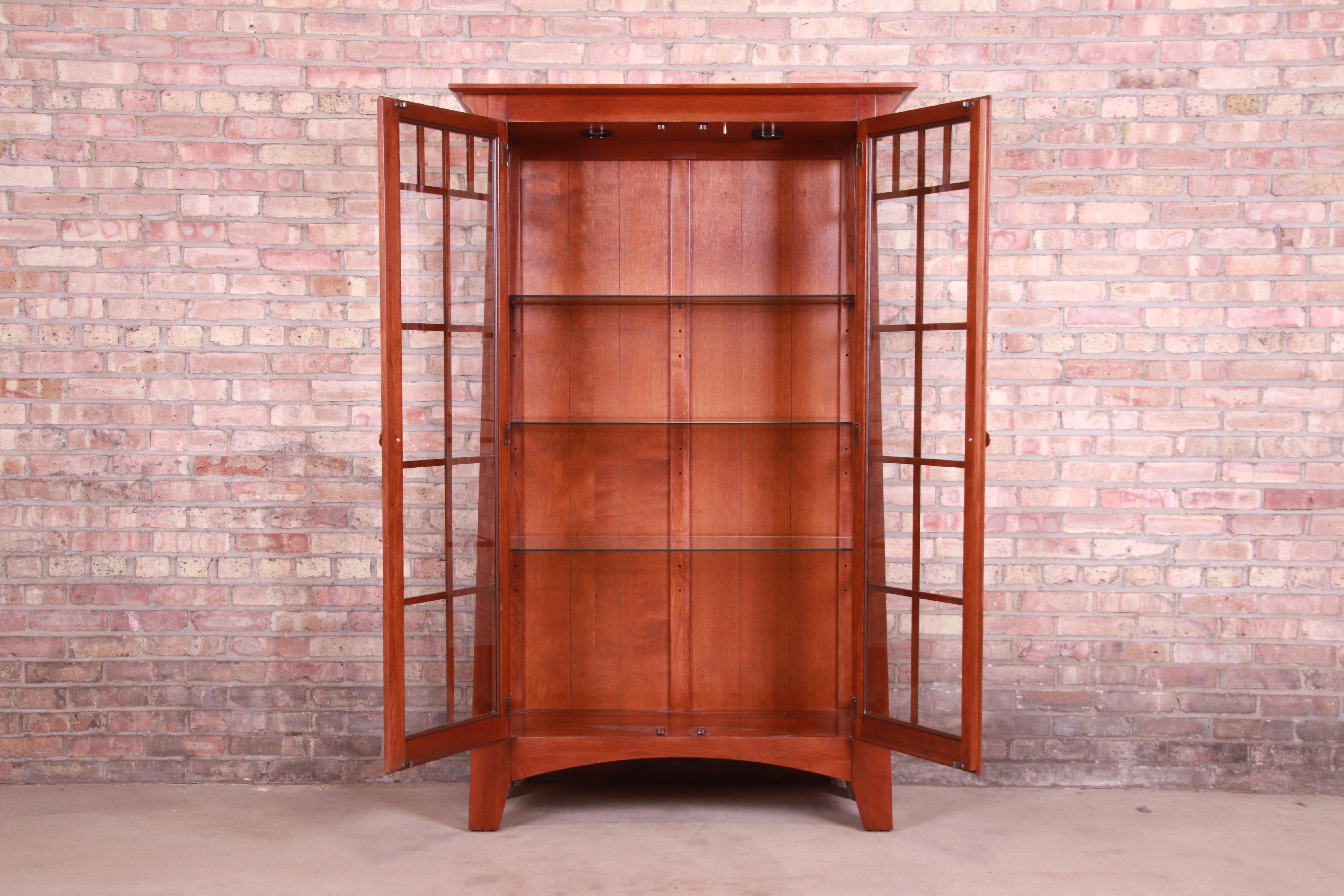 Ethan Allen Arts & Crafts Solid Cherry Wood Lighted Bookcase or Display Cabinet In Good Condition In South Bend, IN