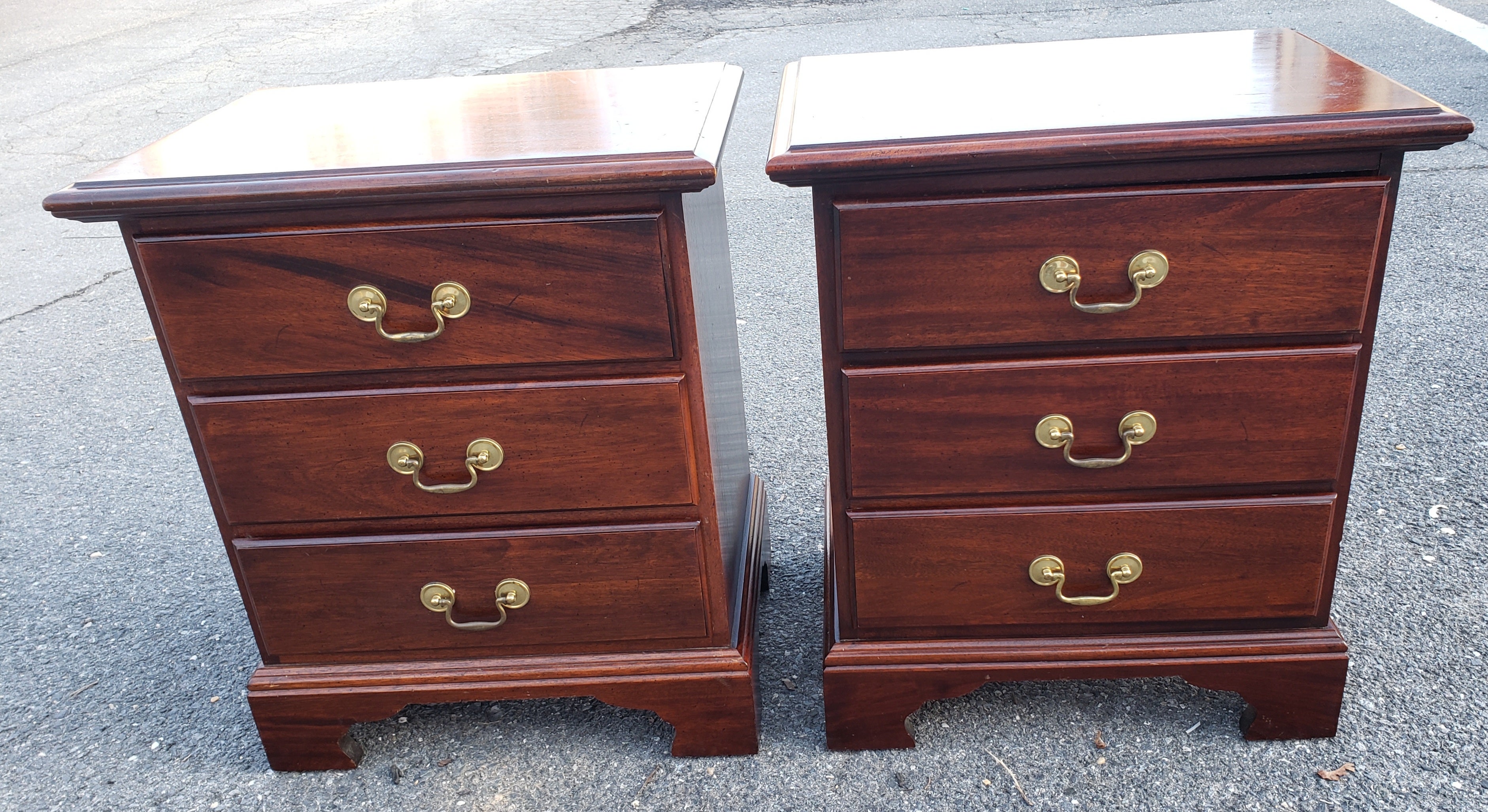 20th Century Ethan Allen Chippendale 3-Drawer Side Tables Nightstands, a Pair