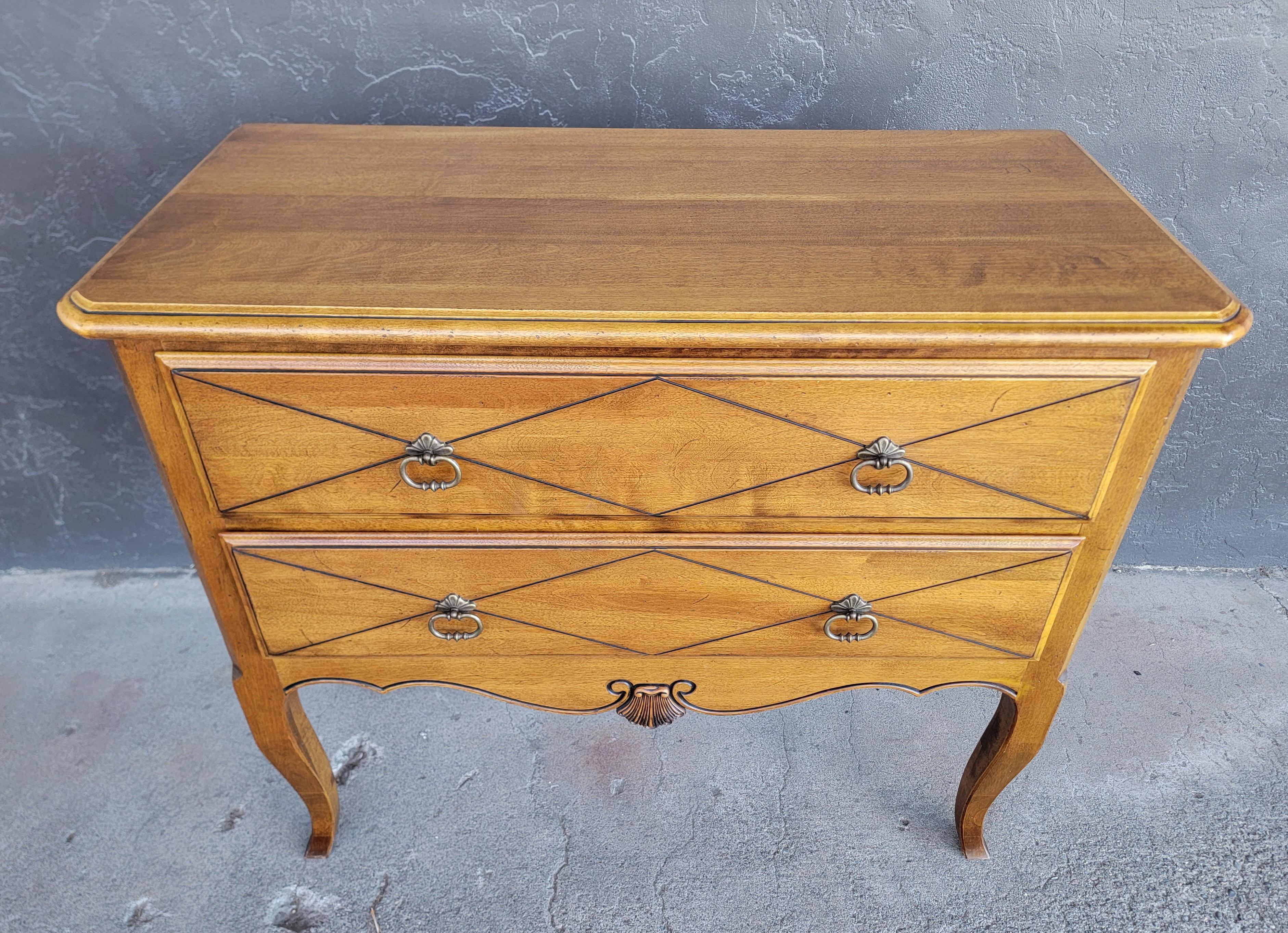 Ethan Allen Credenza / Server Biedermeier Stil im Zustand „Gut“ im Angebot in Fulton, CA