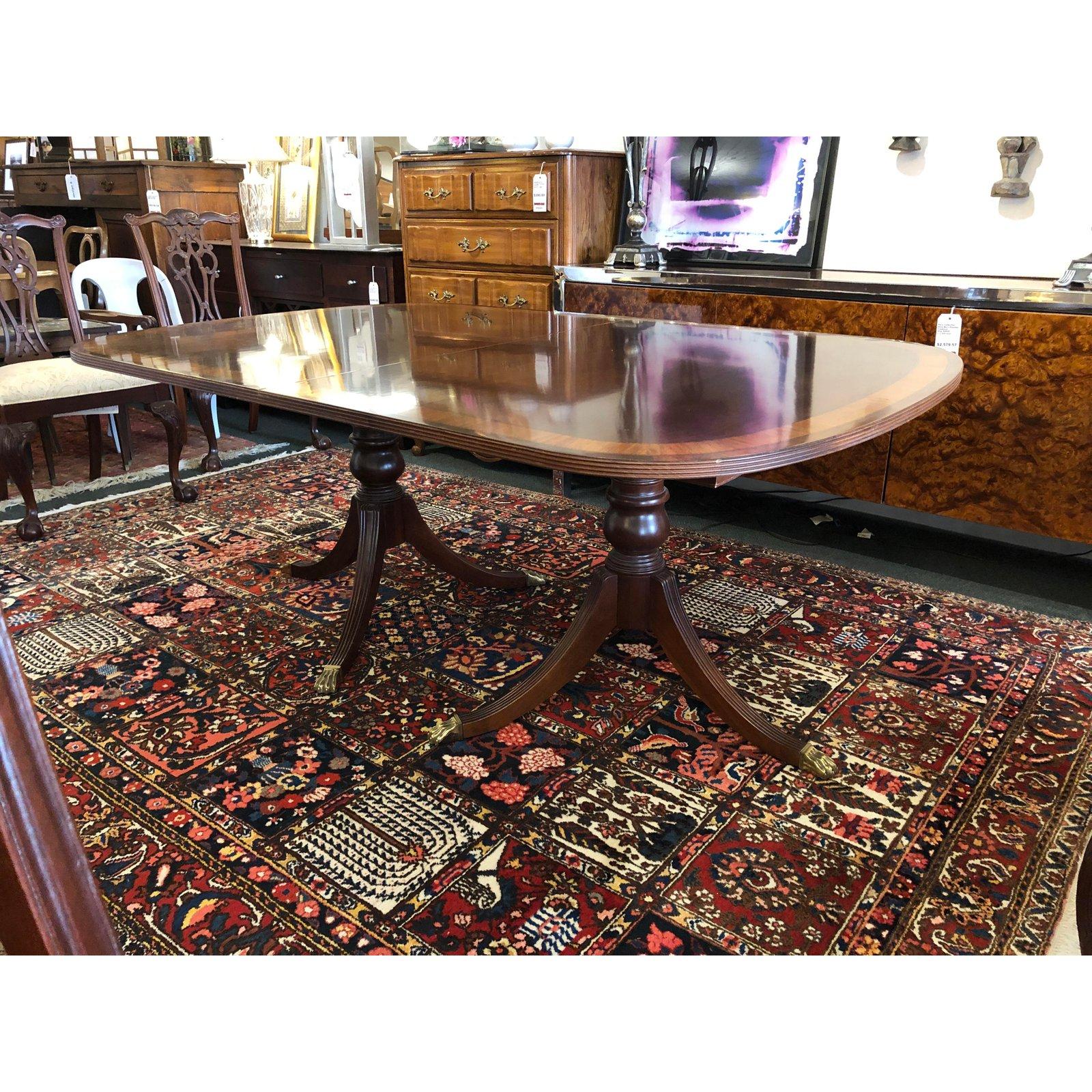 Ethan Allen Double Pedestal Dining Table In Good Condition For Sale In San Francisco, CA