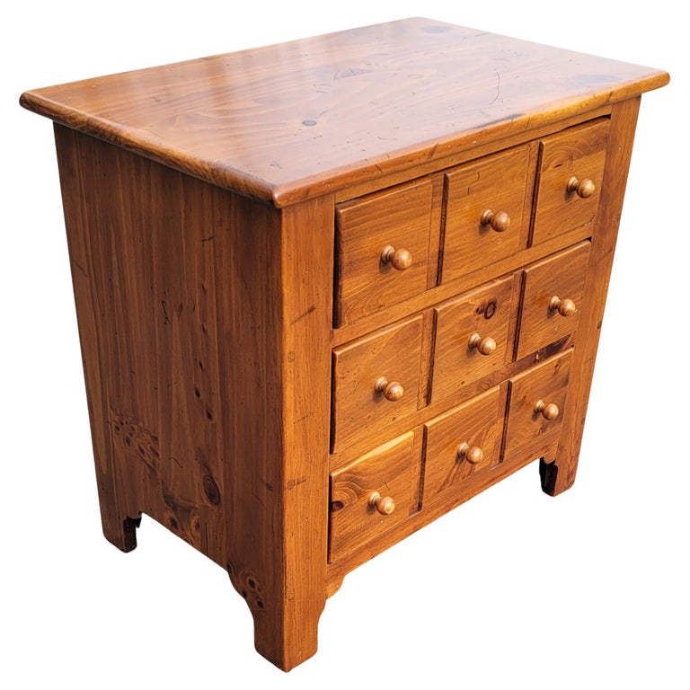 Ethan Allen Early American Style Bedside Chest of Drawers For Sale at