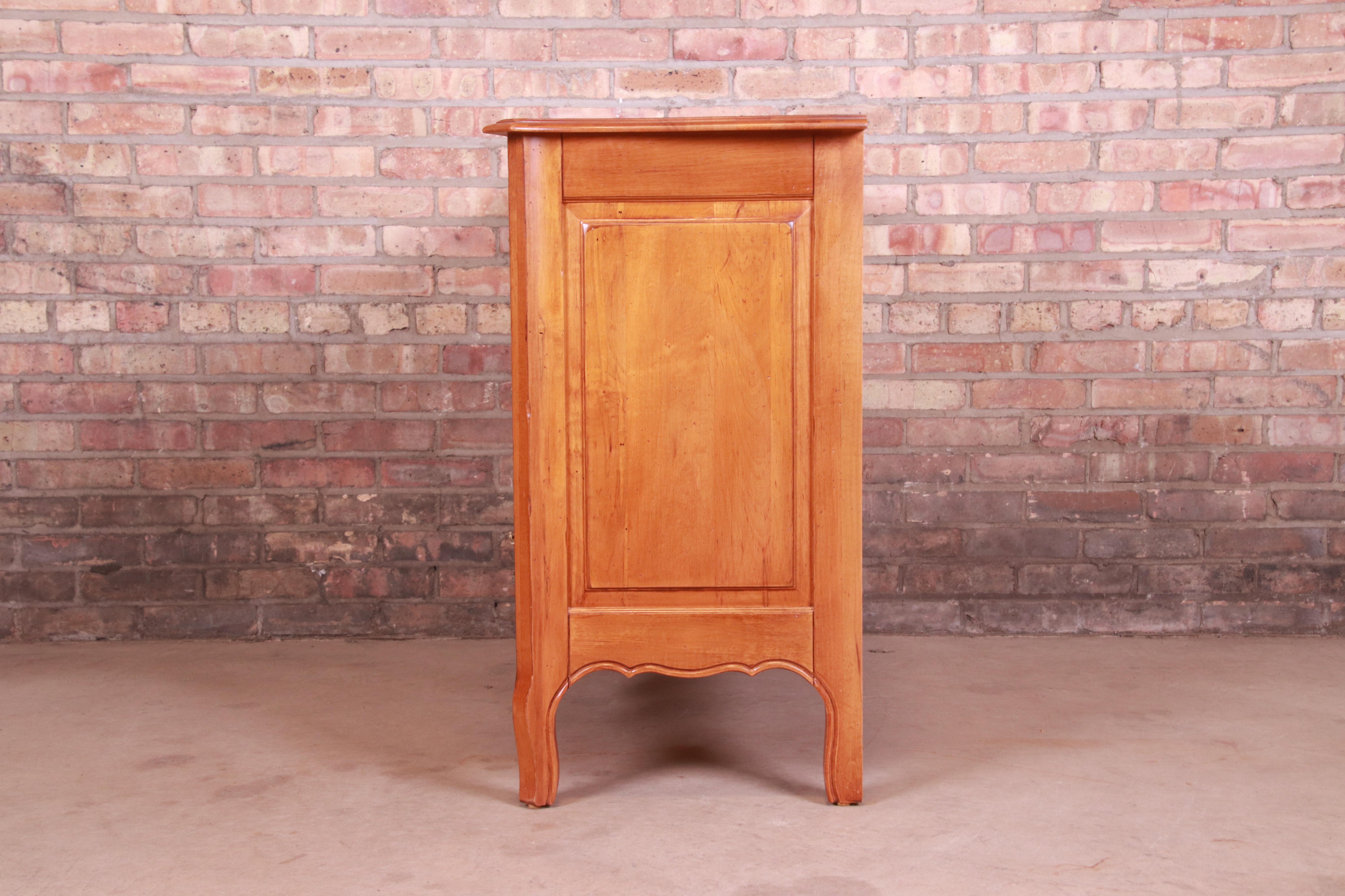 Ethan Allen French Provincial Louis XV Carved Maple Chest of Drawers, Refinished 7