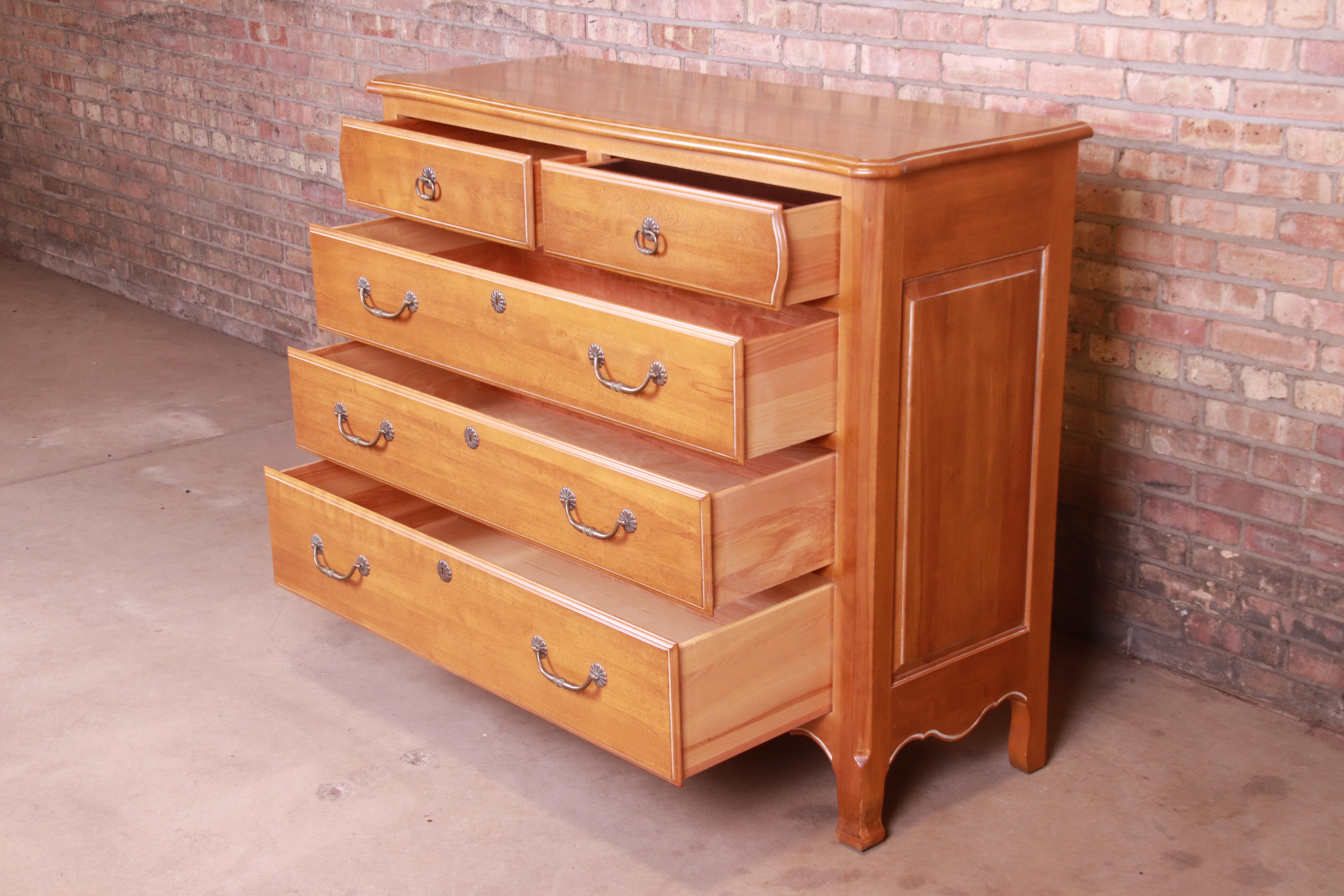 Ethan Allen French Provincial Louis XV Solid Maple Chest of Drawers 1