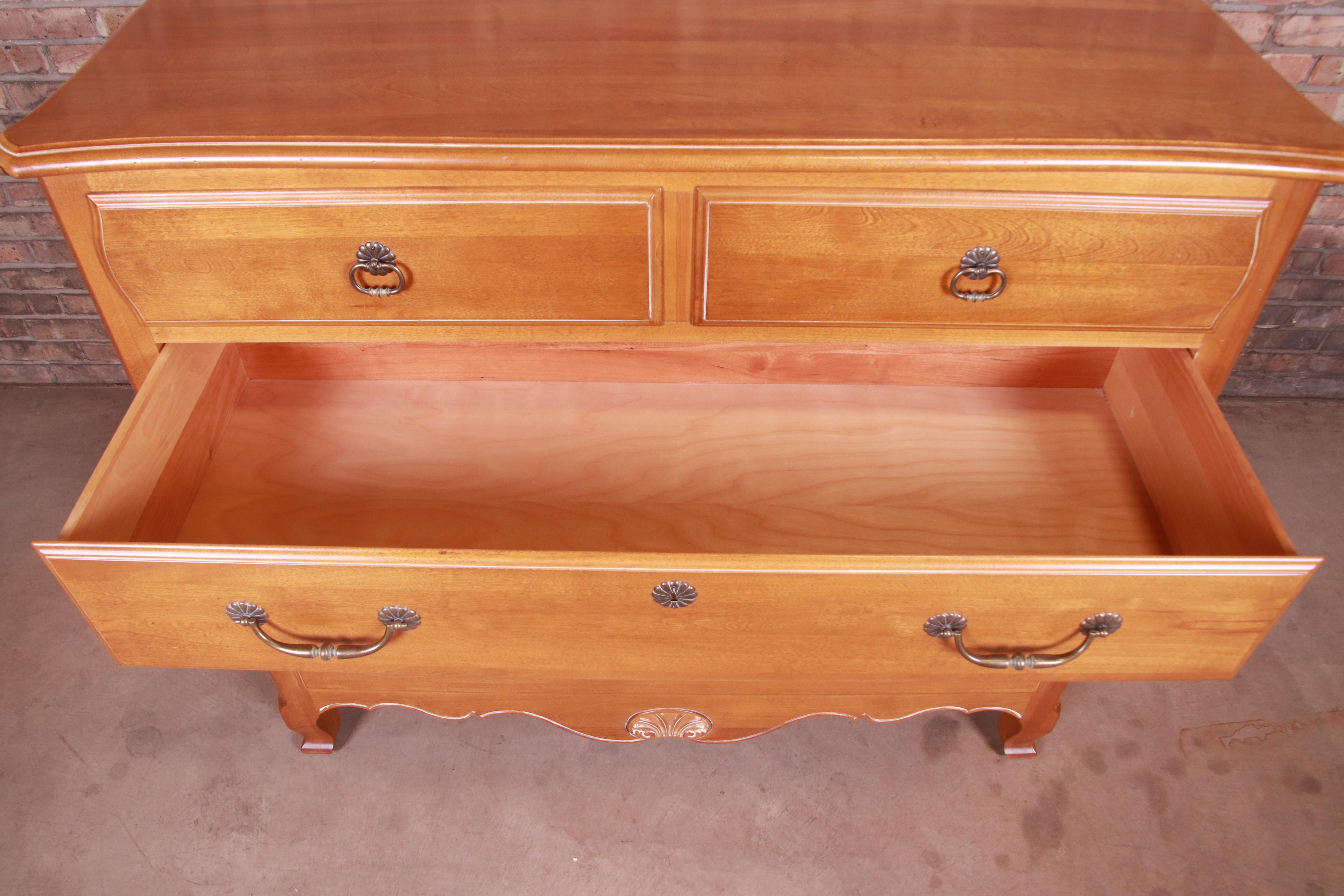 Ethan Allen French Provincial Louis XV Solid Maple Chest of Drawers 3