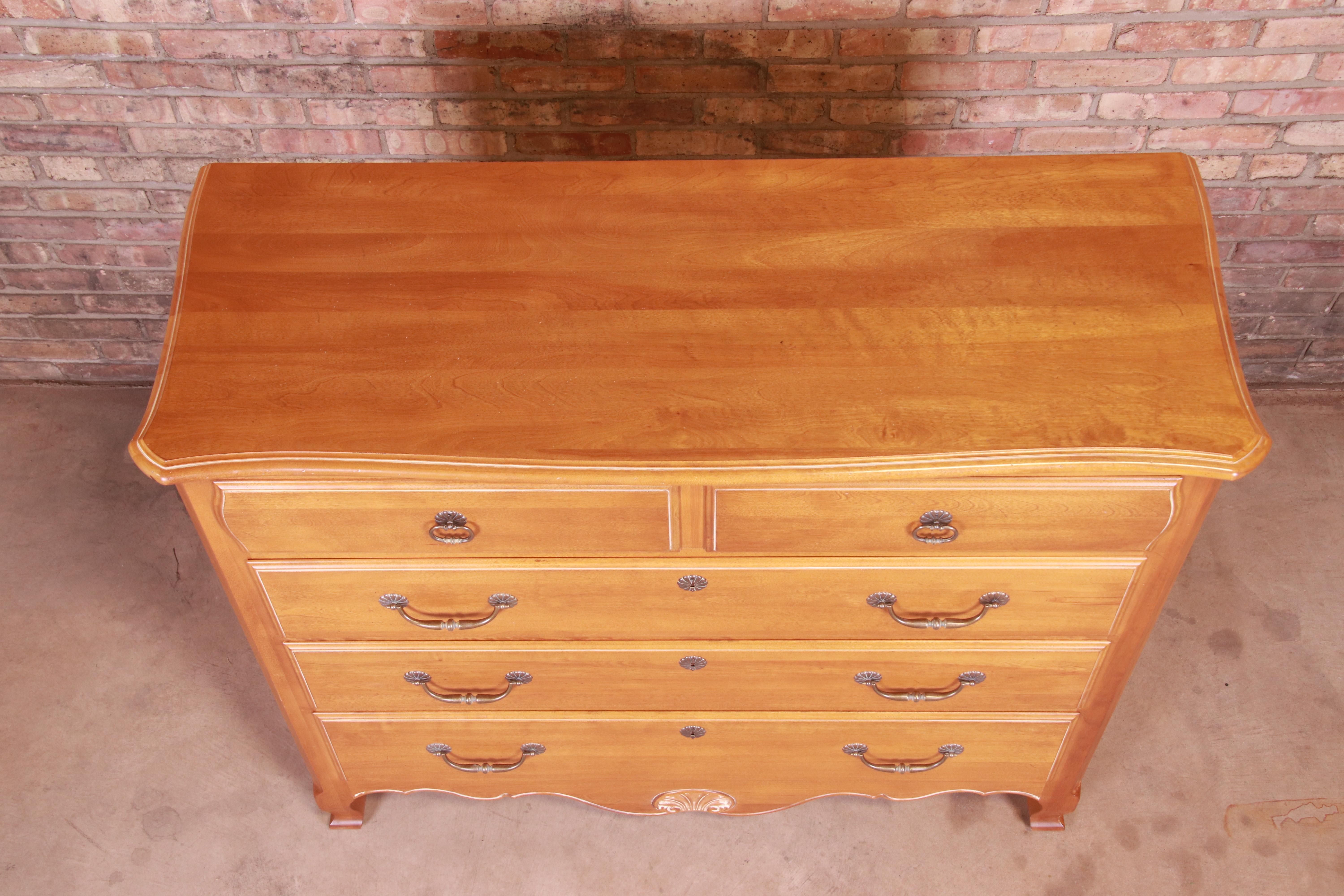 Ethan Allen French Provincial Louis XV Solid Maple Chest of Drawers 5