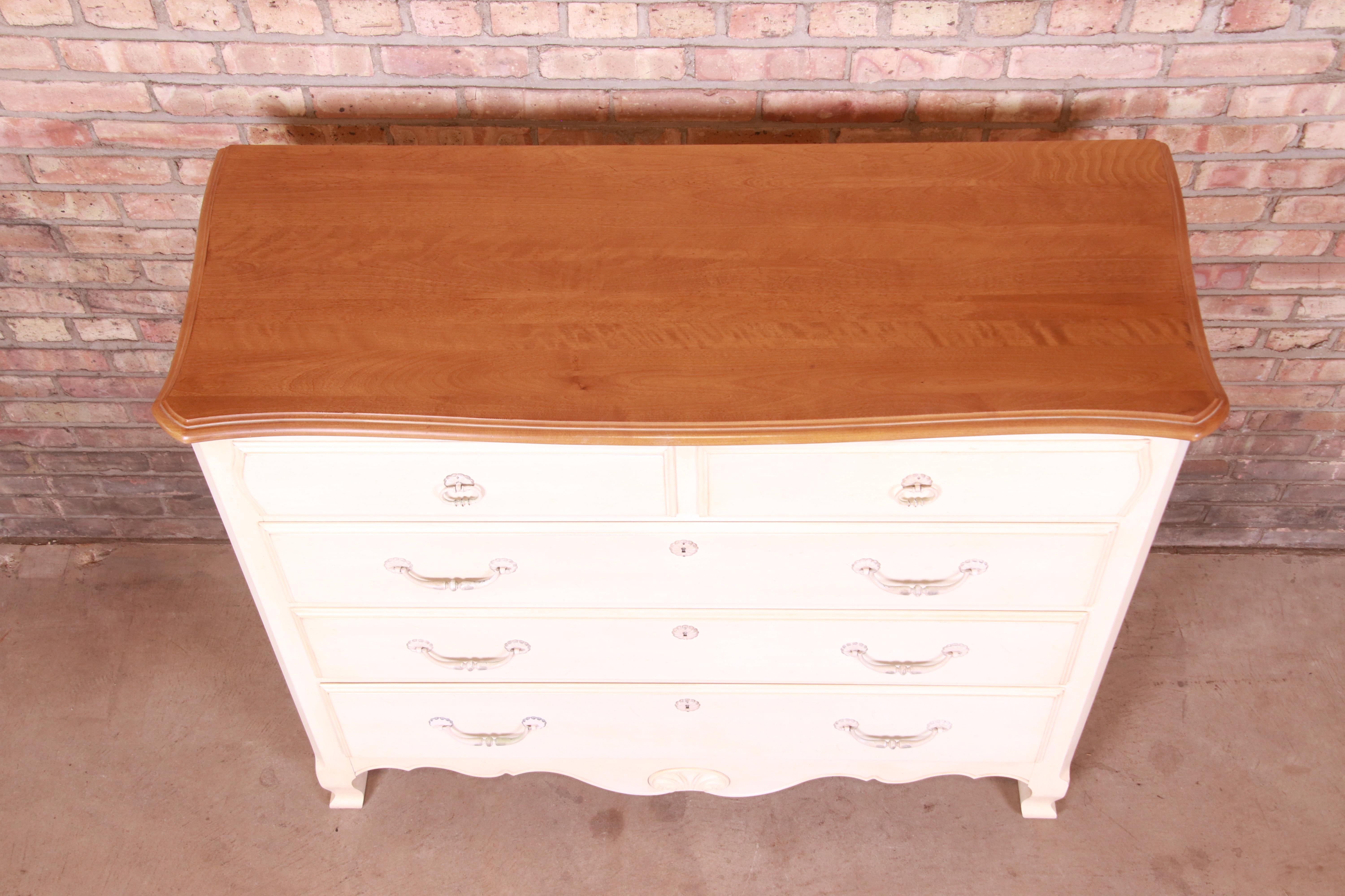 Ethan Allen French Provincial Louis XV White Lacquered Maple Chest of Drawers In Good Condition In South Bend, IN