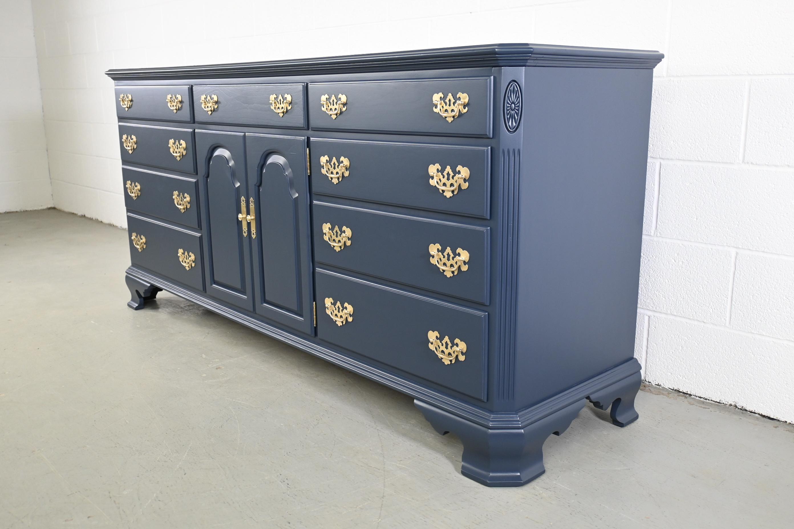 lacquered furniture