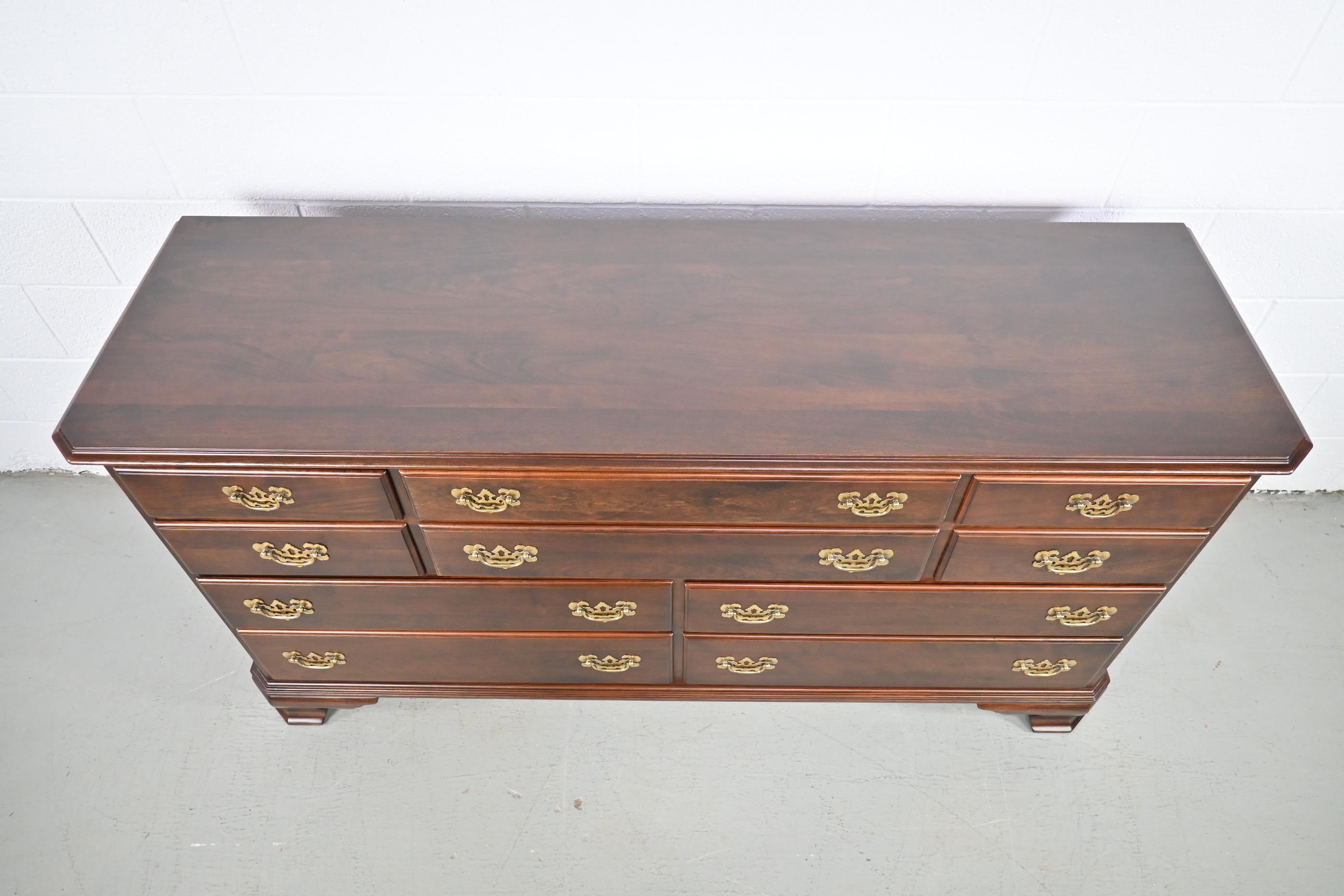 Lacquered Ethan Allen Furniture Traditional Georgian Style Cherry Ten Drawer Dresser