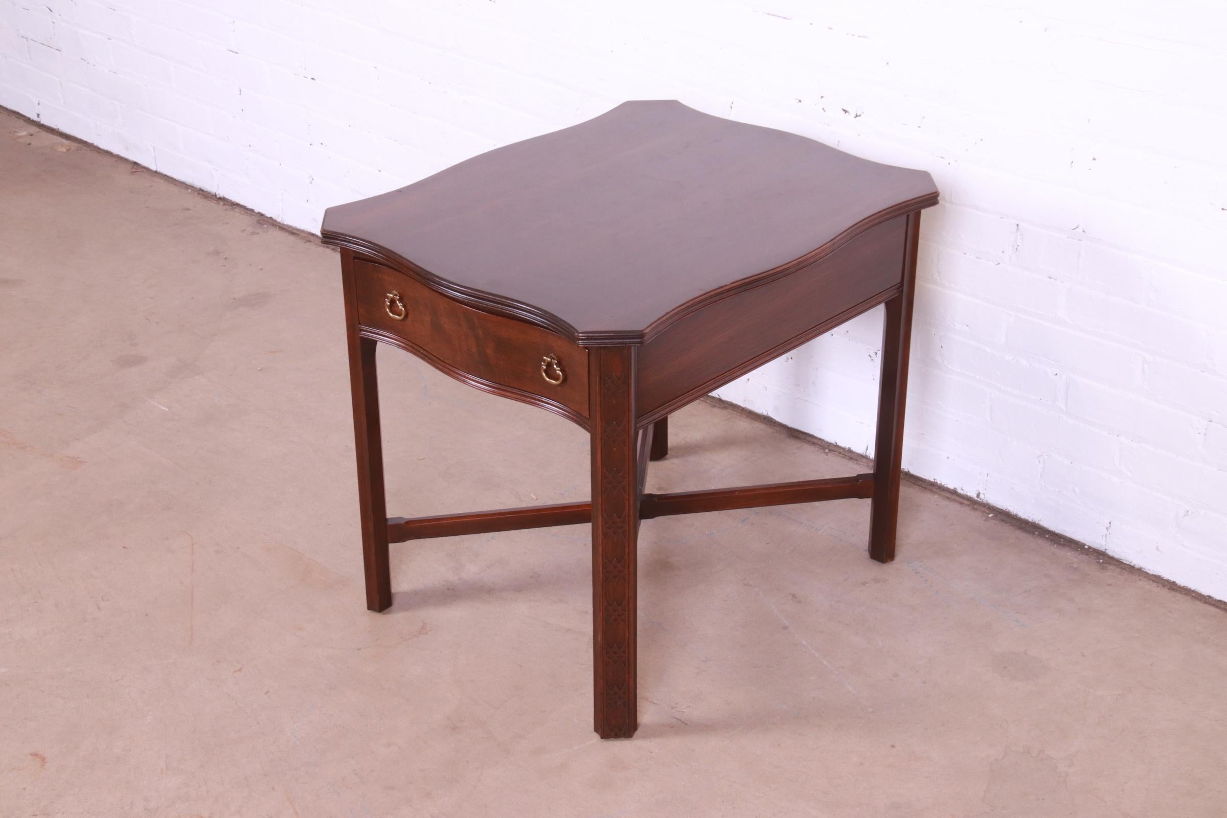 American Ethan Allen Georgian Carved Cherry Wood Tea Table or Occasional Side Table