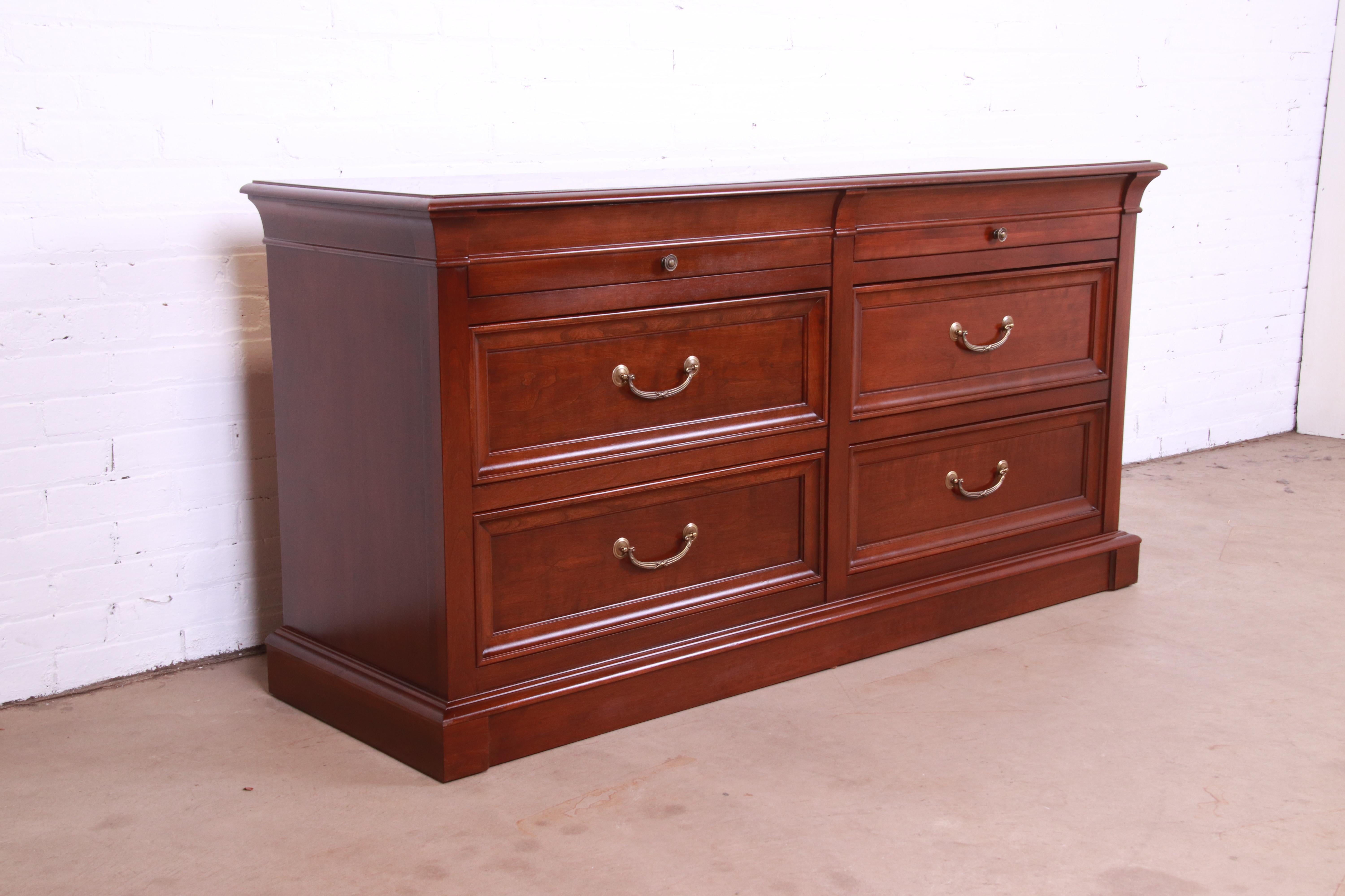 Ethan Allen Georgian Cherry Wood Six-Drawer Dresser or Credenza In Good Condition In South Bend, IN