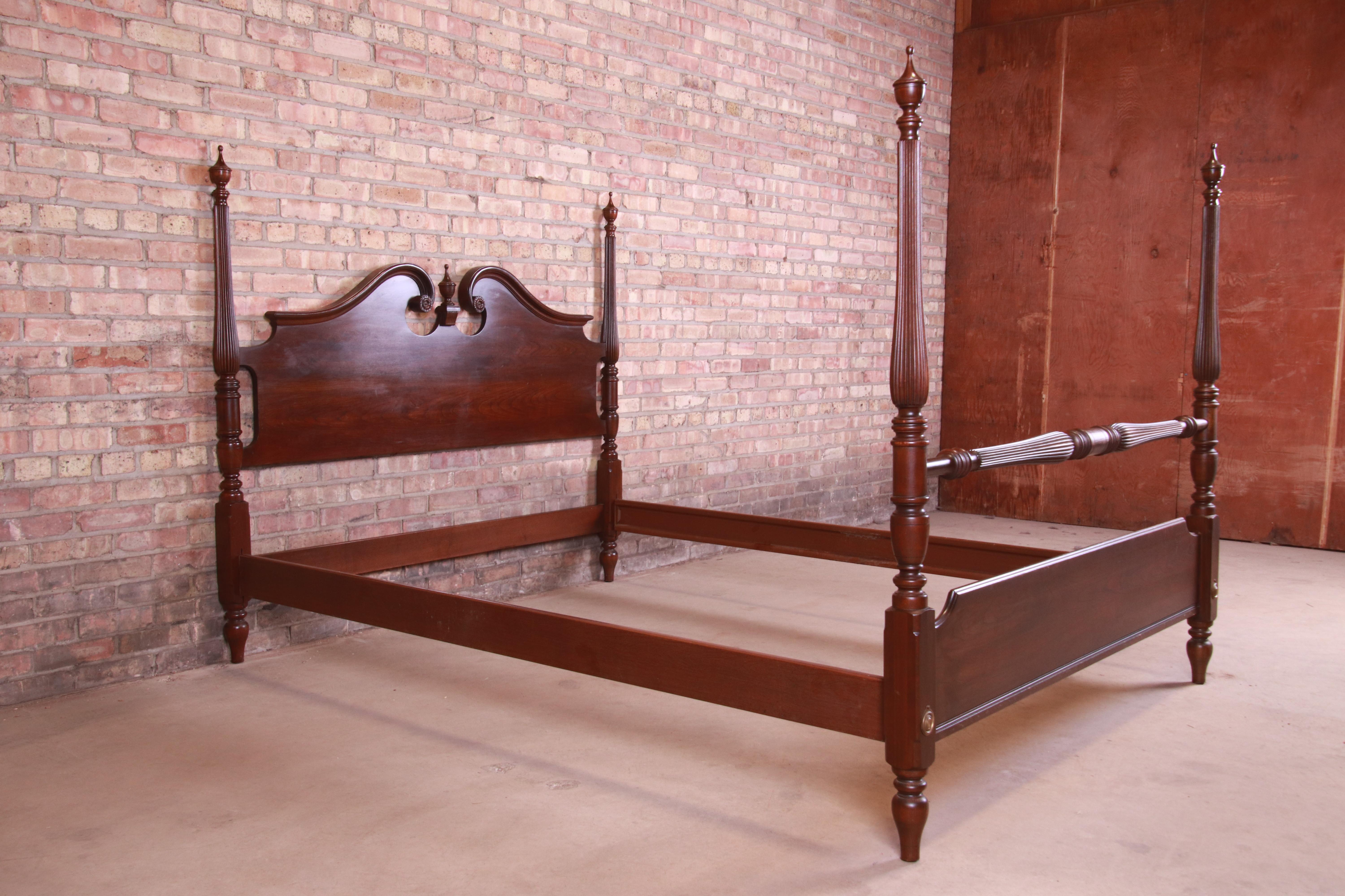 Ethan Allen Georgian Court Collection Mahogany Four Poster Queen Size Bed In Good Condition In South Bend, IN