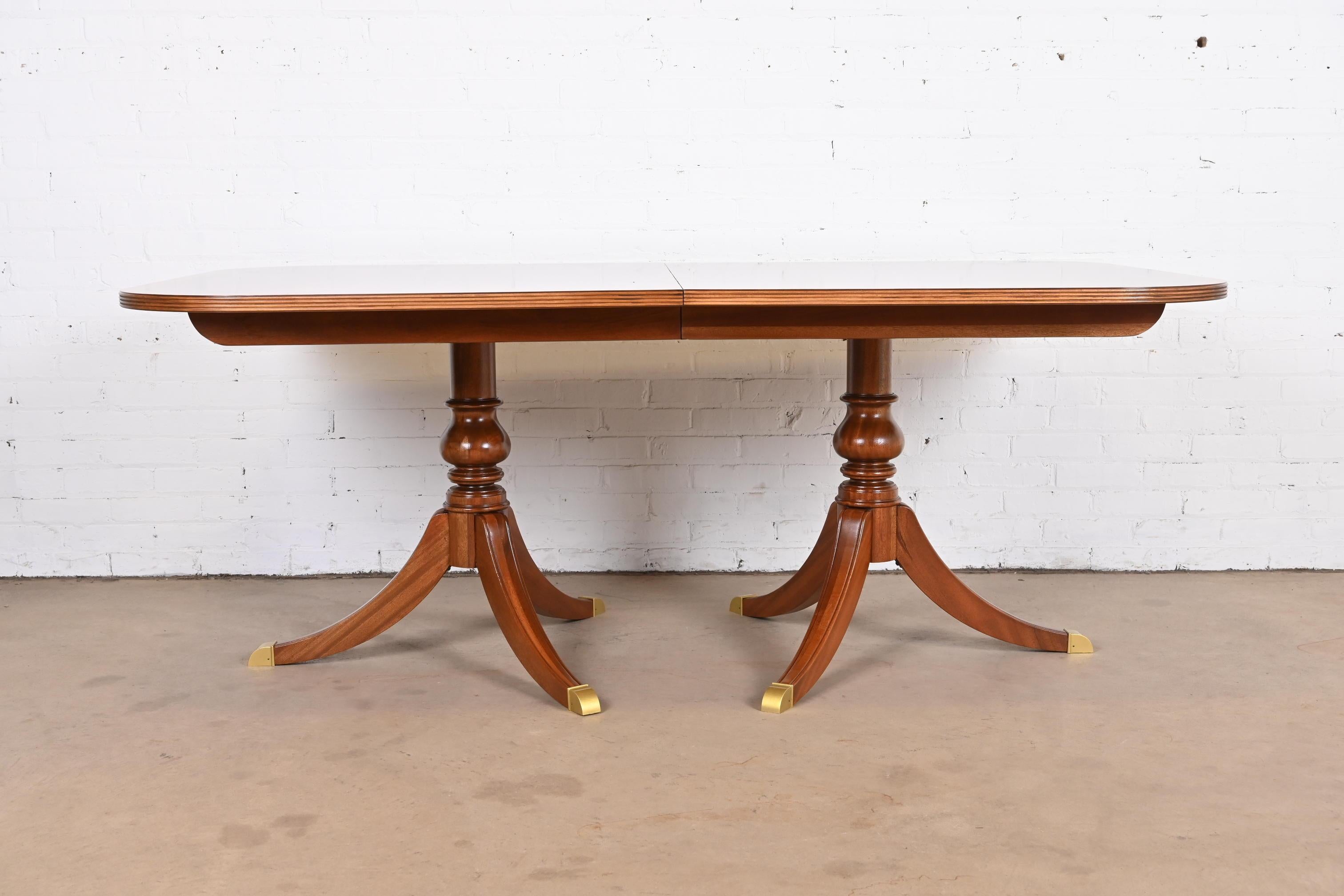 Georgian Flame Mahogany Double Pedestal Dining Table, Refinished For Sale 7
