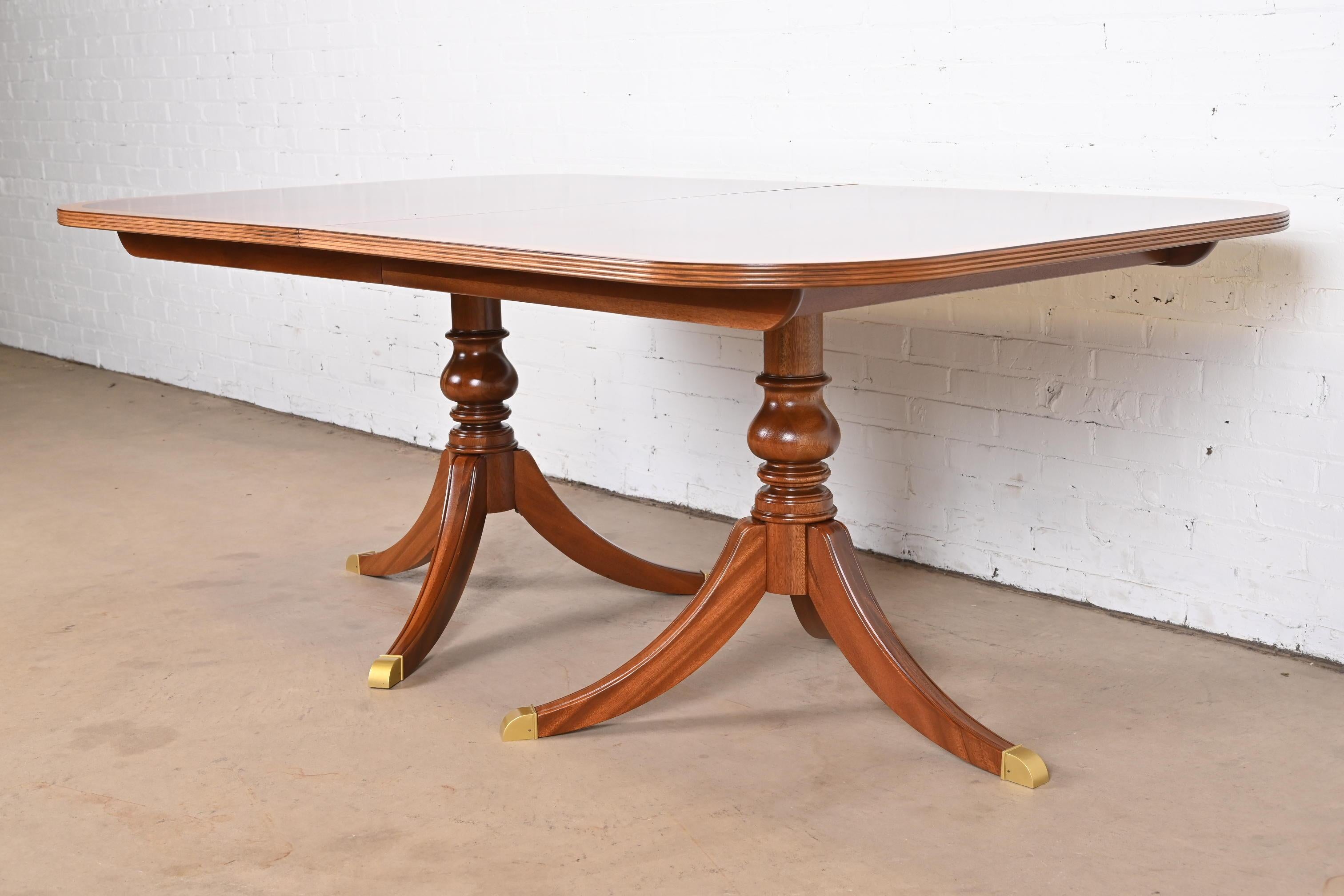 Georgian Flame Mahogany Double Pedestal Dining Table, Refinished For Sale 9