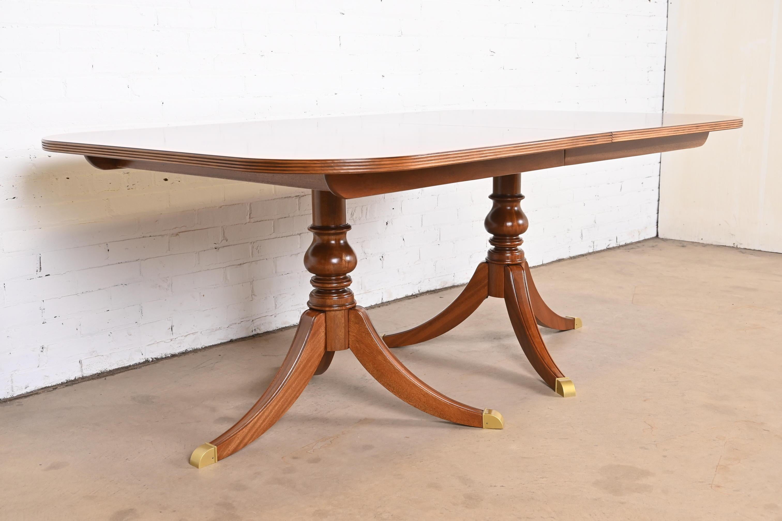 Georgian Flame Mahogany Double Pedestal Dining Table, Refinished For Sale 11