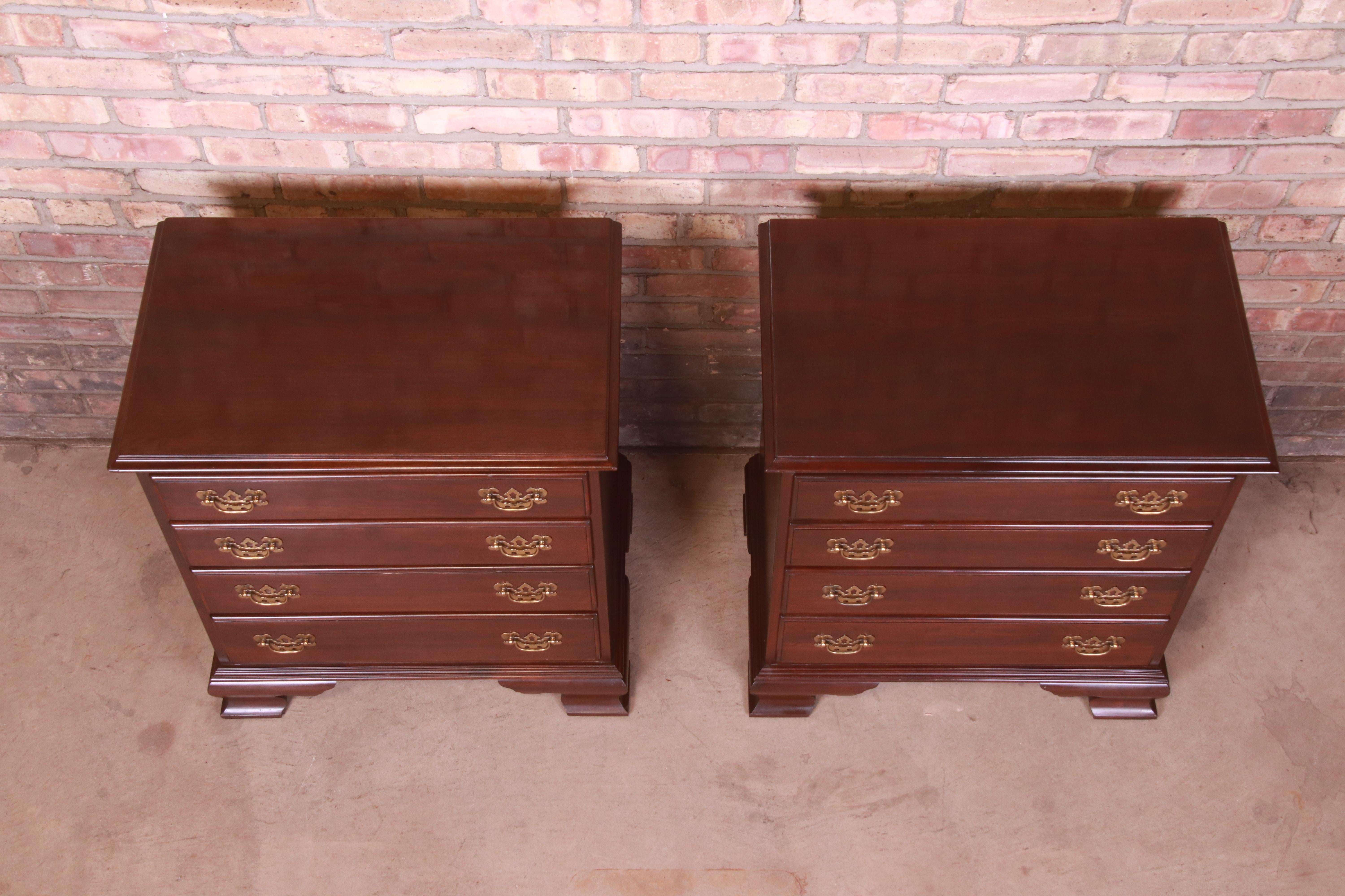 Ethan Allen Georgian Mahogany Four-Drawer Bedside Chests, Pair 8