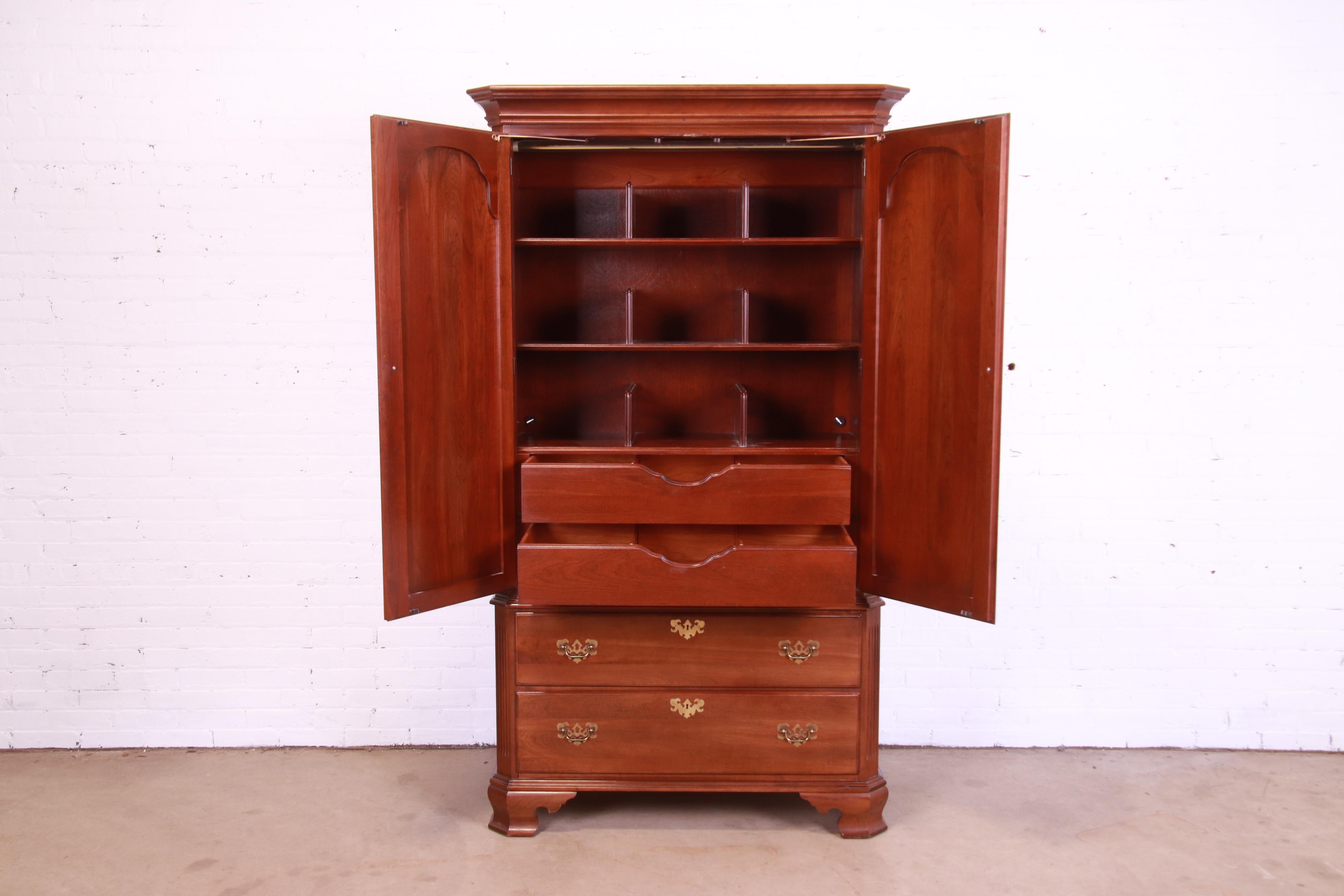 Ethan Allen Georgian Solid Cherry Wood Gentleman's Chest In Good Condition In South Bend, IN
