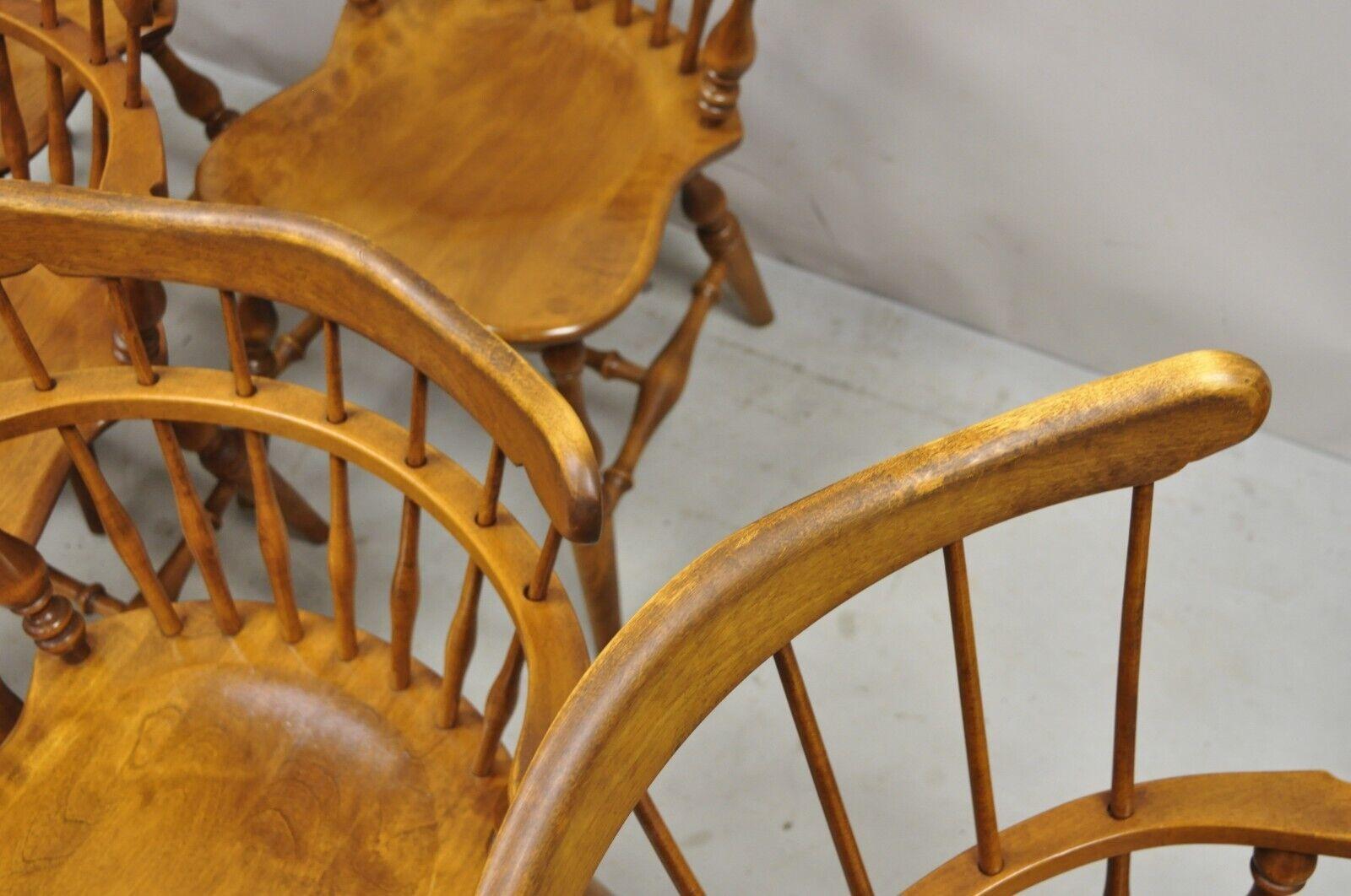 Ethan Allen Heirloom Nutmeg Maple Windsor Comb Back Dining Chairs, Set of 6 In Good Condition In Philadelphia, PA