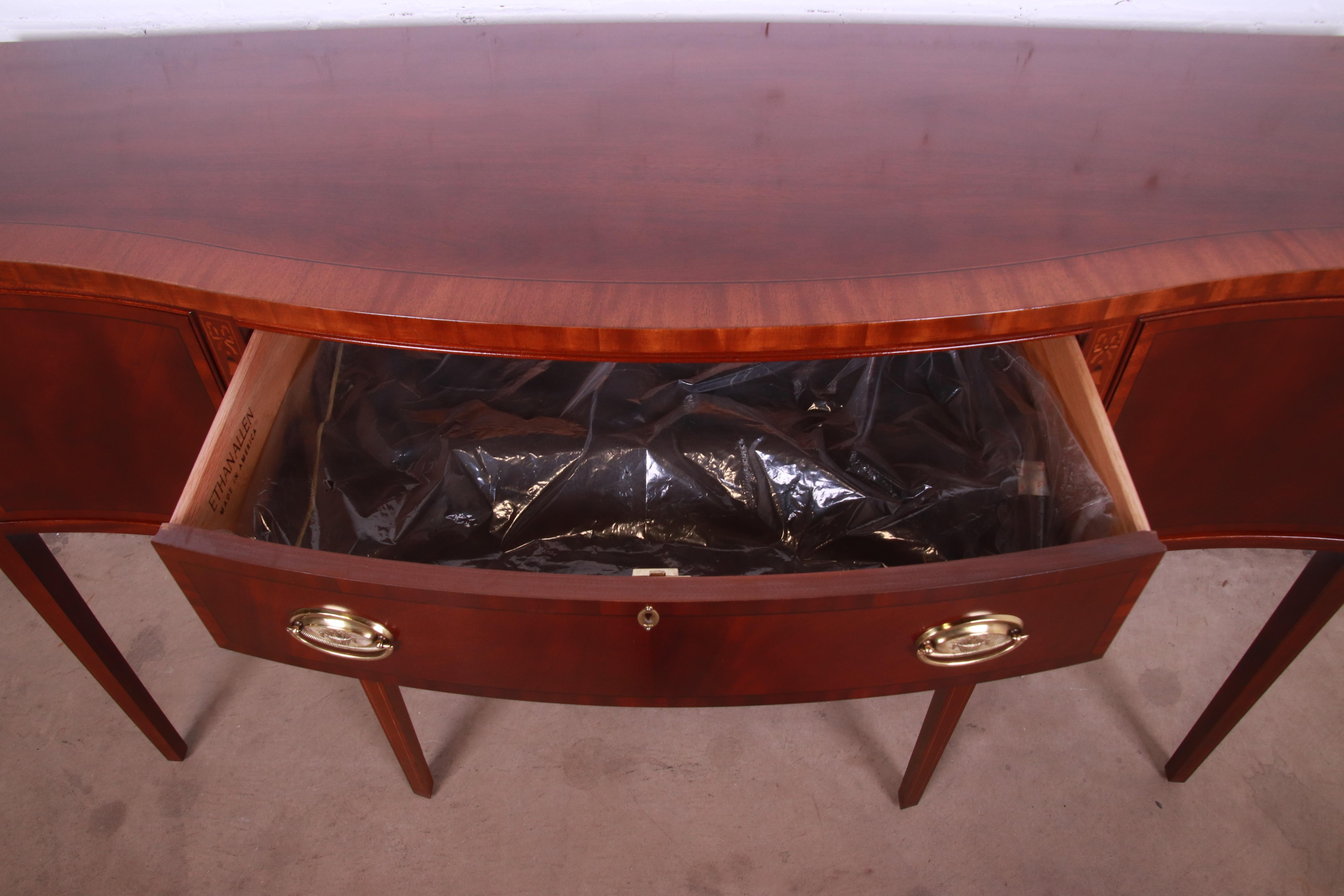 Ethan Allen Hepplewhite Inlaid Mahogany Serpentine Sideboard Credenza 3